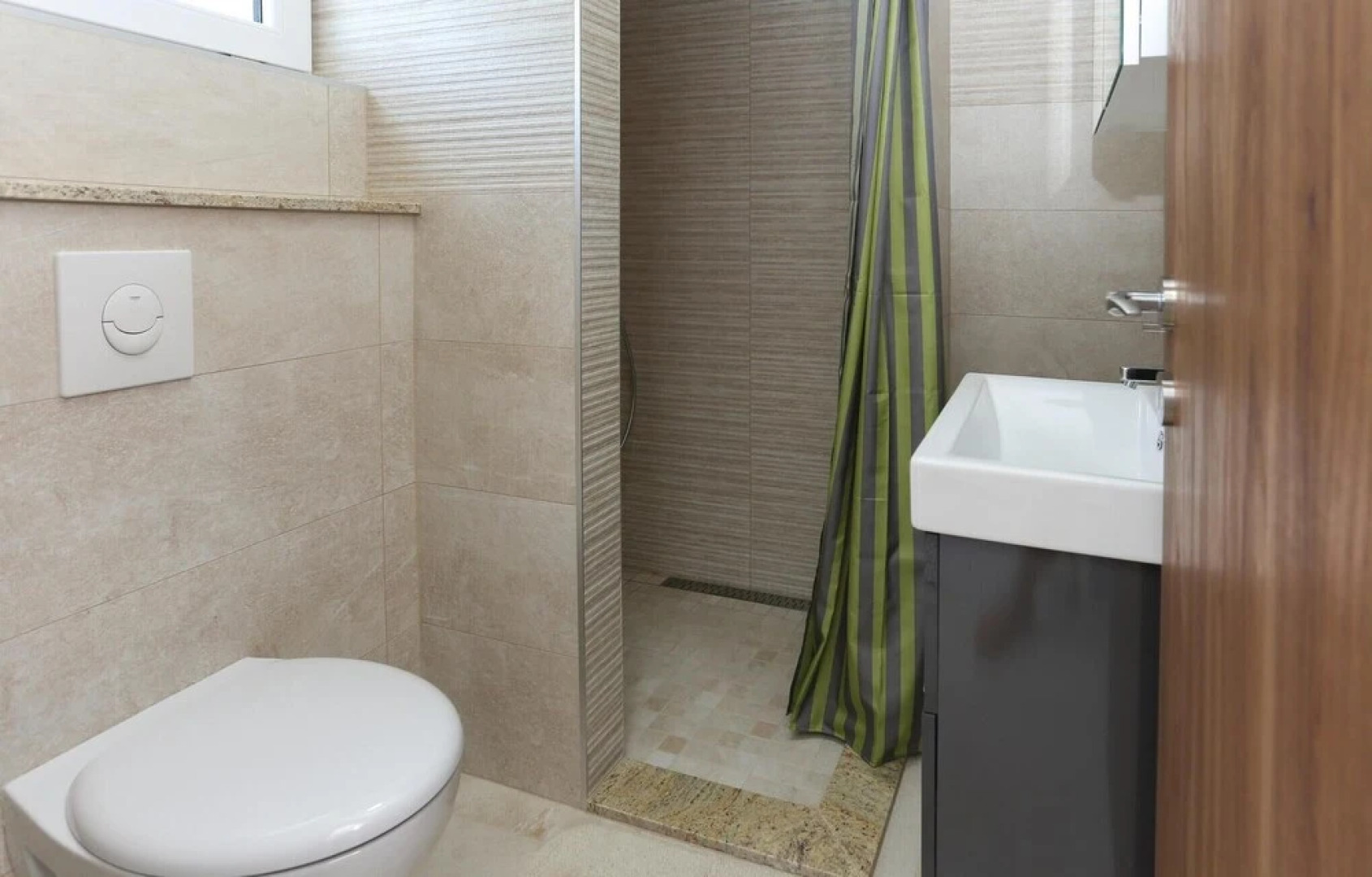 Stunning Home in Kastel Stafilic With Wifi and 6 Bedrooms