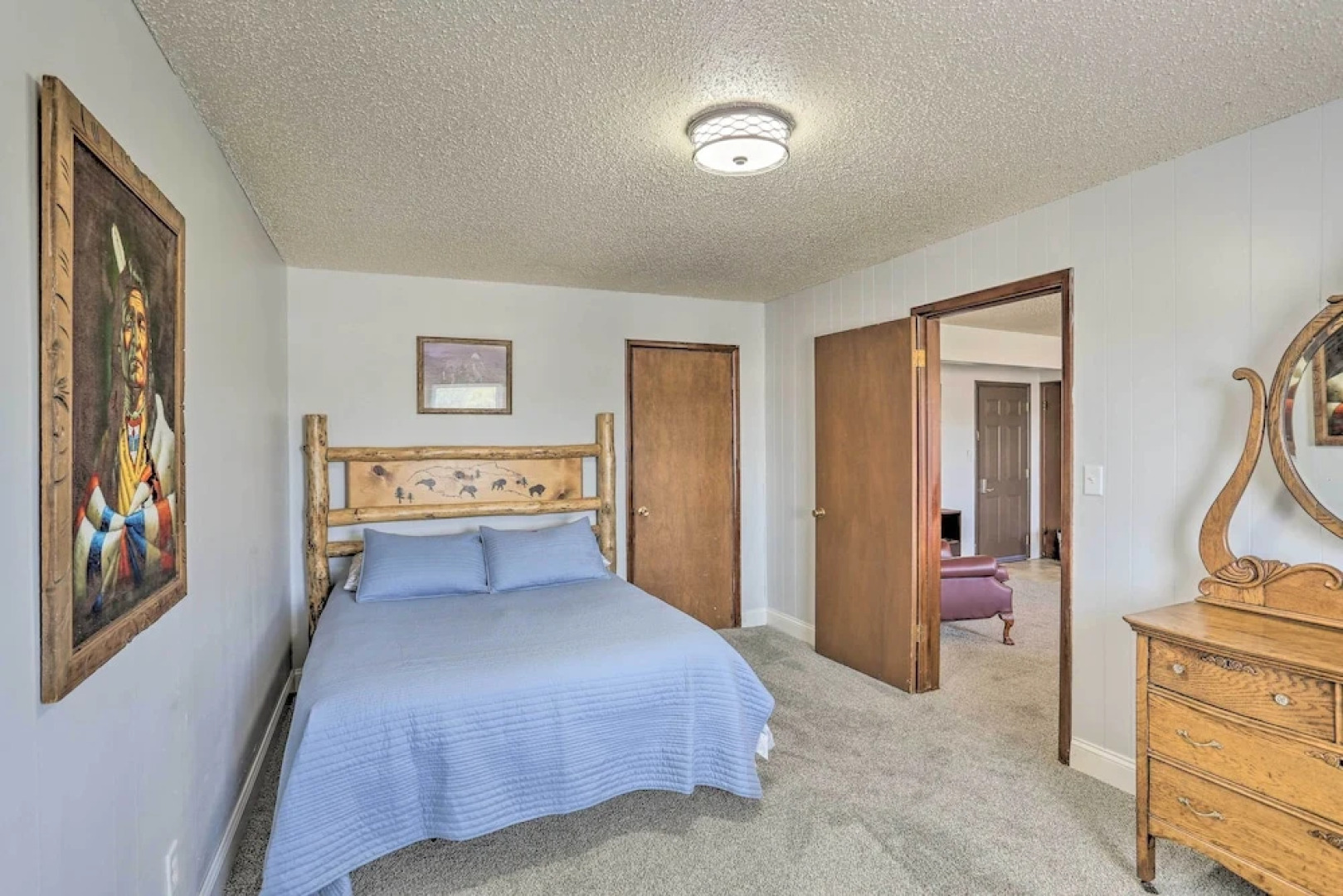 Peaceful Chadron Apartment in Historic Hotel!