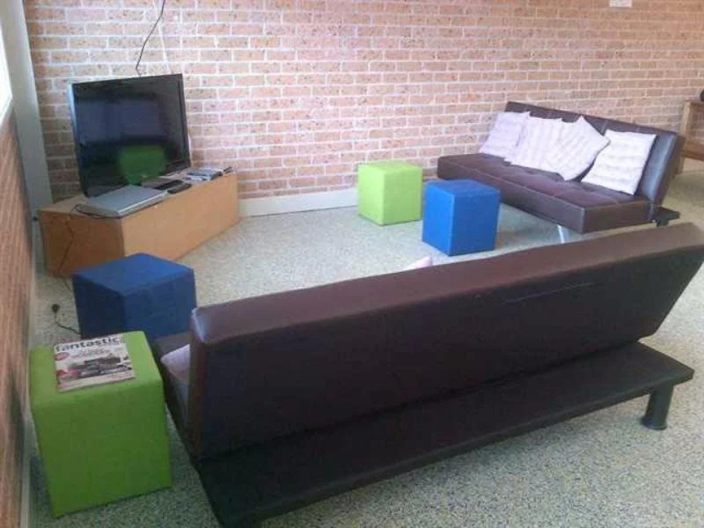 The Entrance Backpackers - Hostel