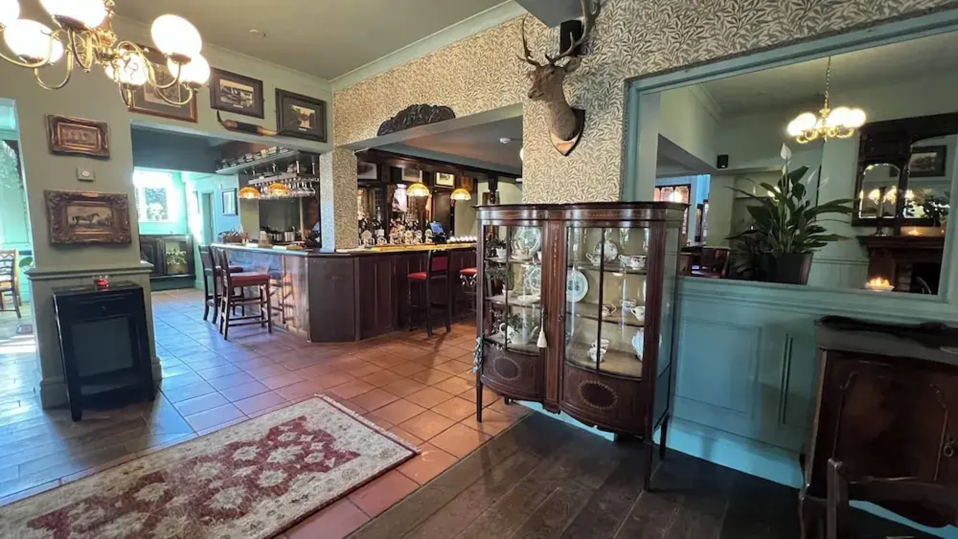 The Royal Oak Hotel and Restaurant