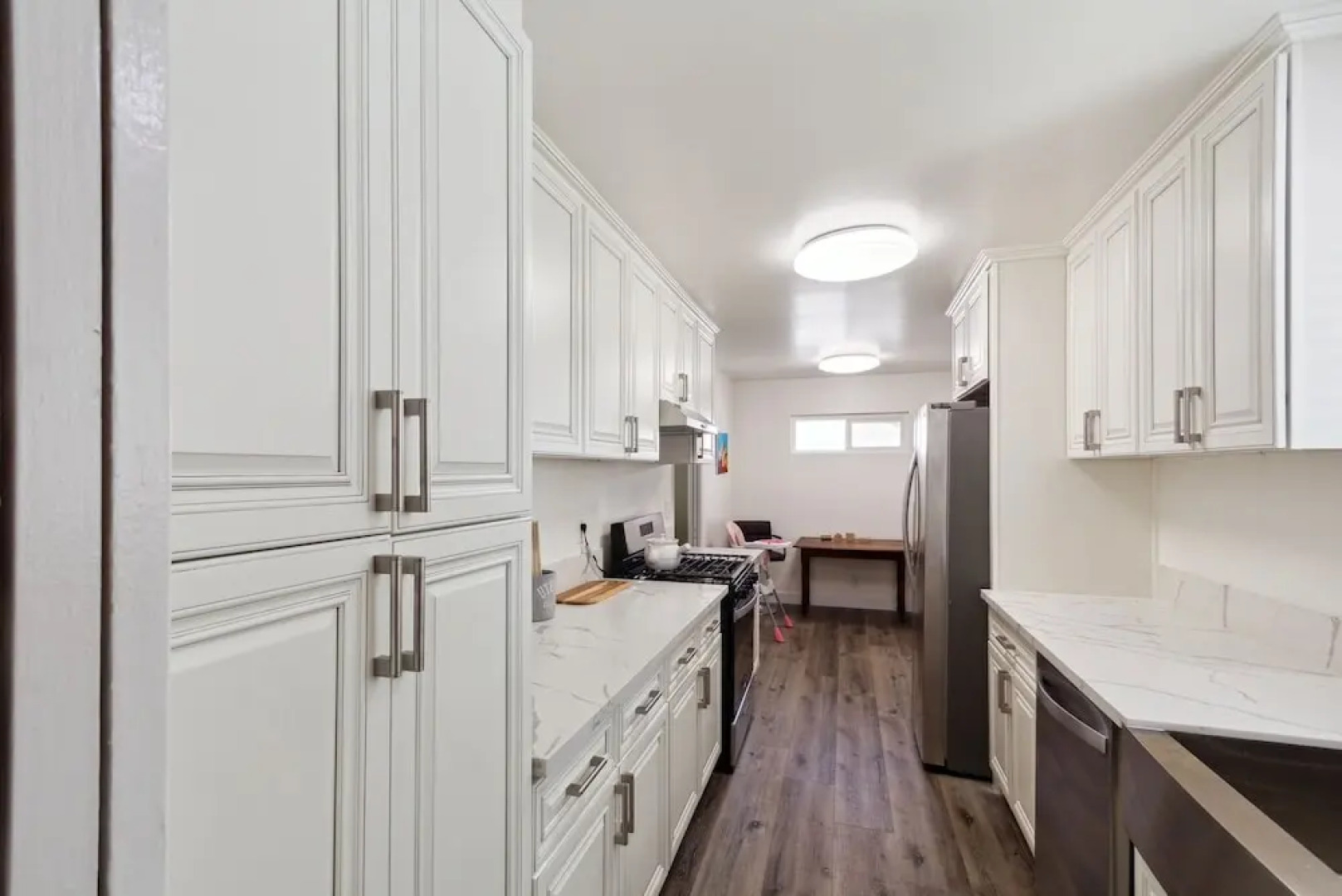 Modern Relaxing Retreat With Private Pool 4 Bedroom Home by RedAwning