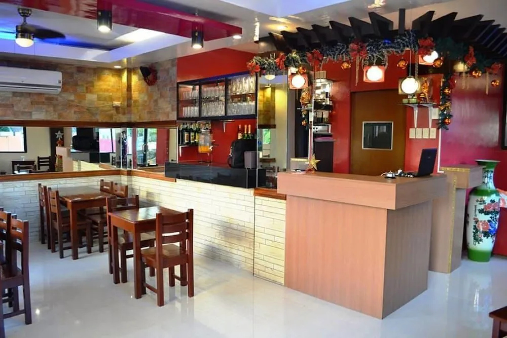 Casa Del Camba Hotel and Restaurant near Hundred Islands