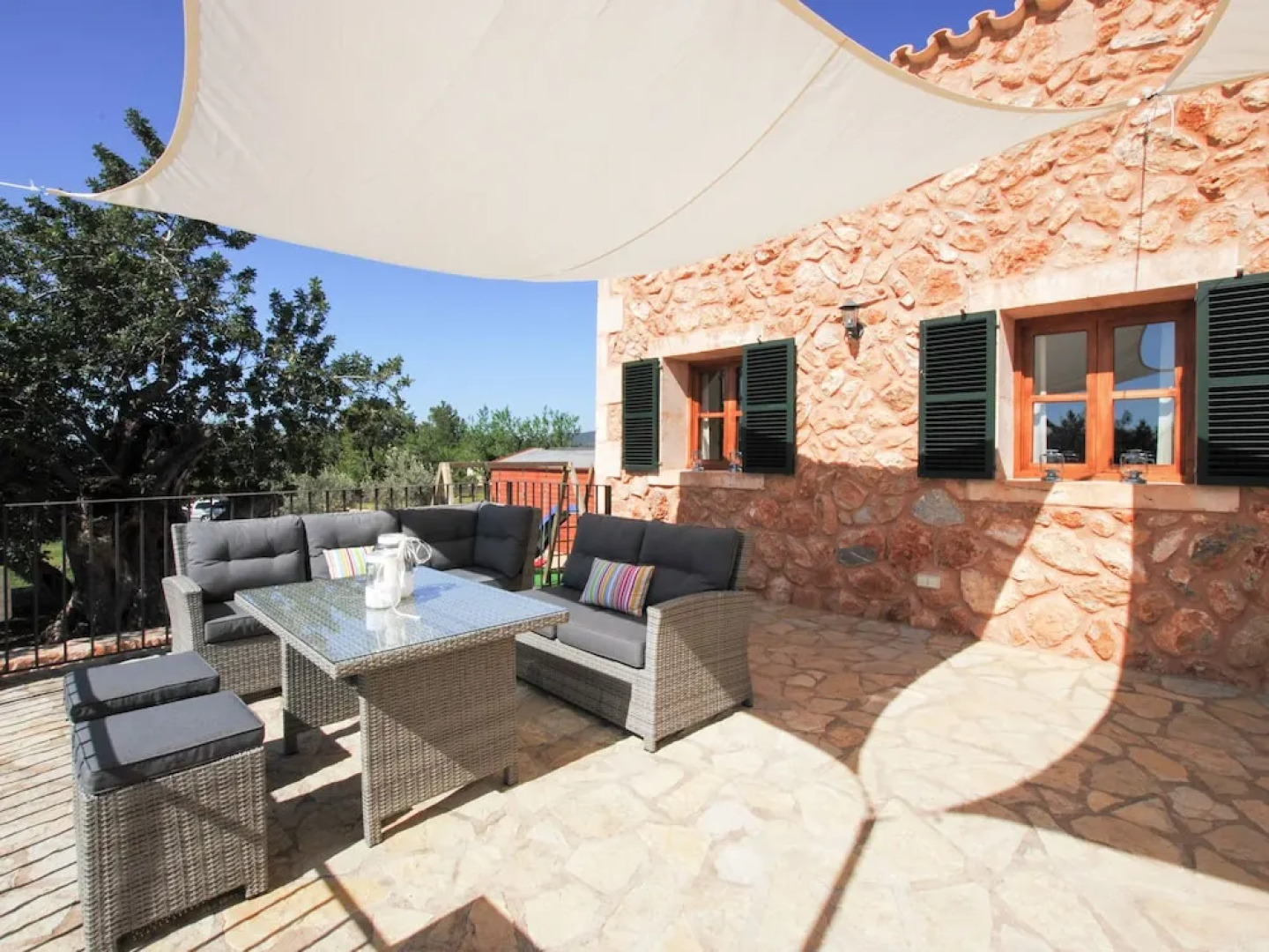 Spacious Cottage Near Santa Maria del Camí Centre