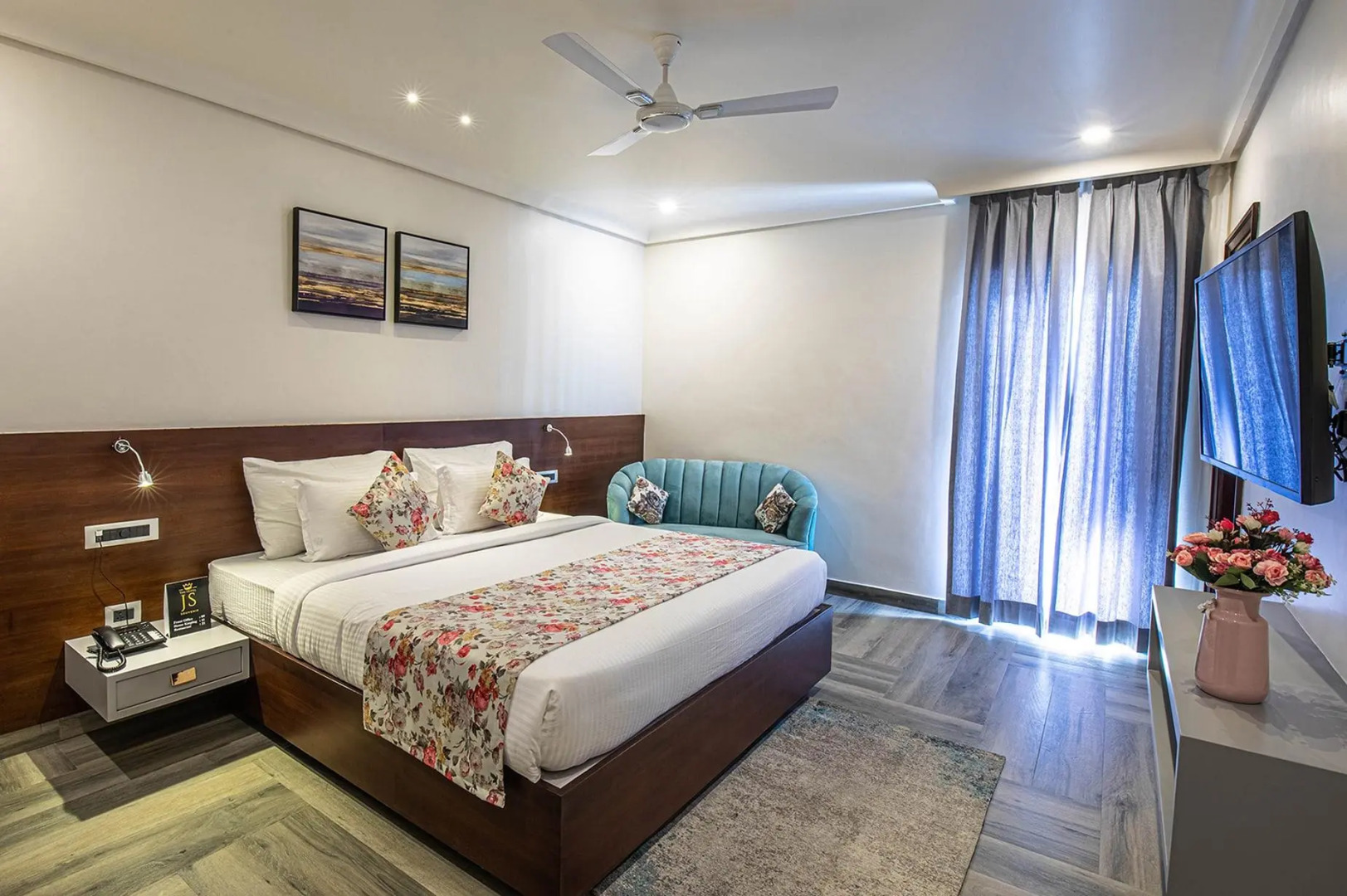 The Hotel Js Souvenir