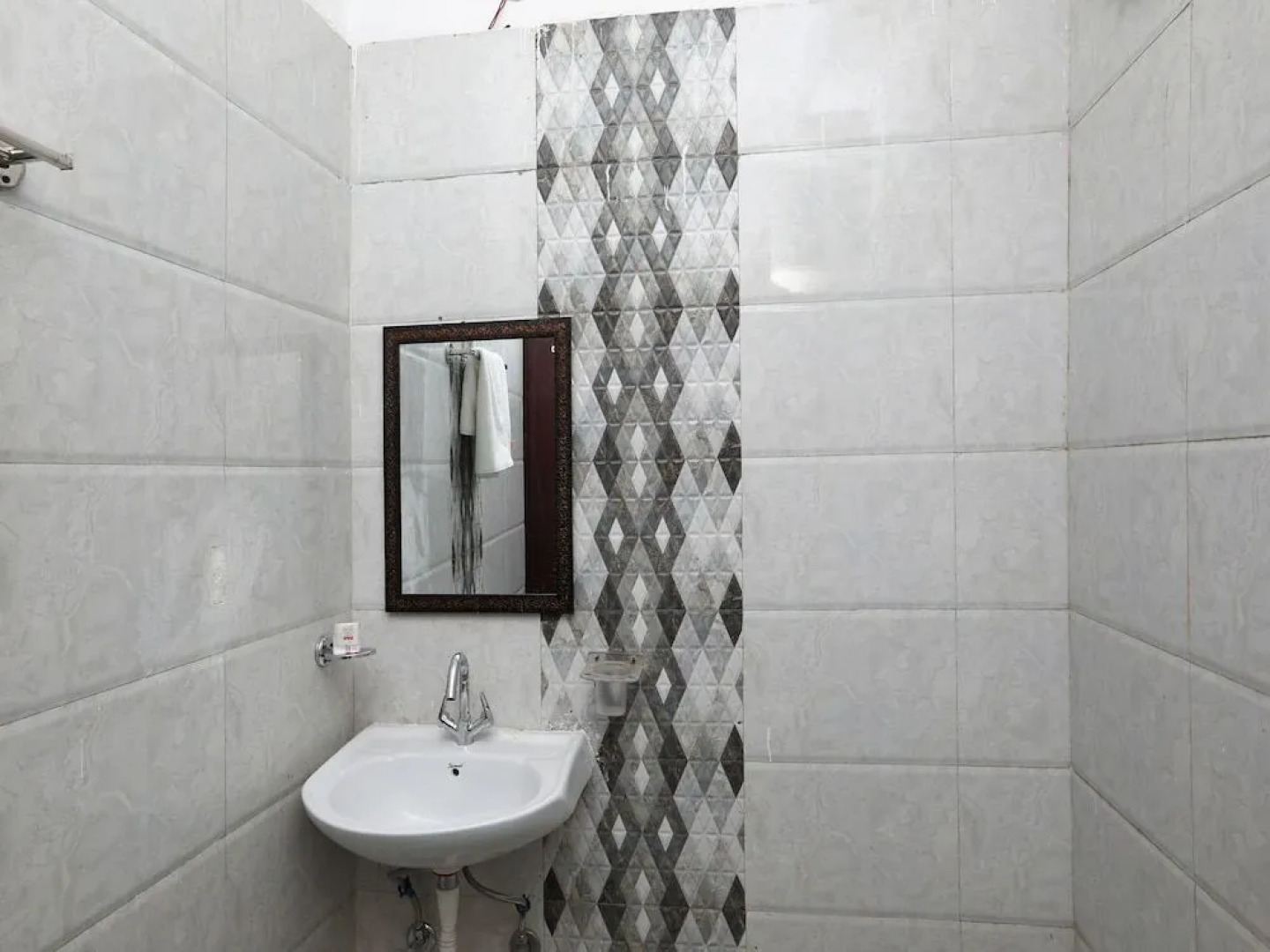 OYO 36700 Moonlight Residency