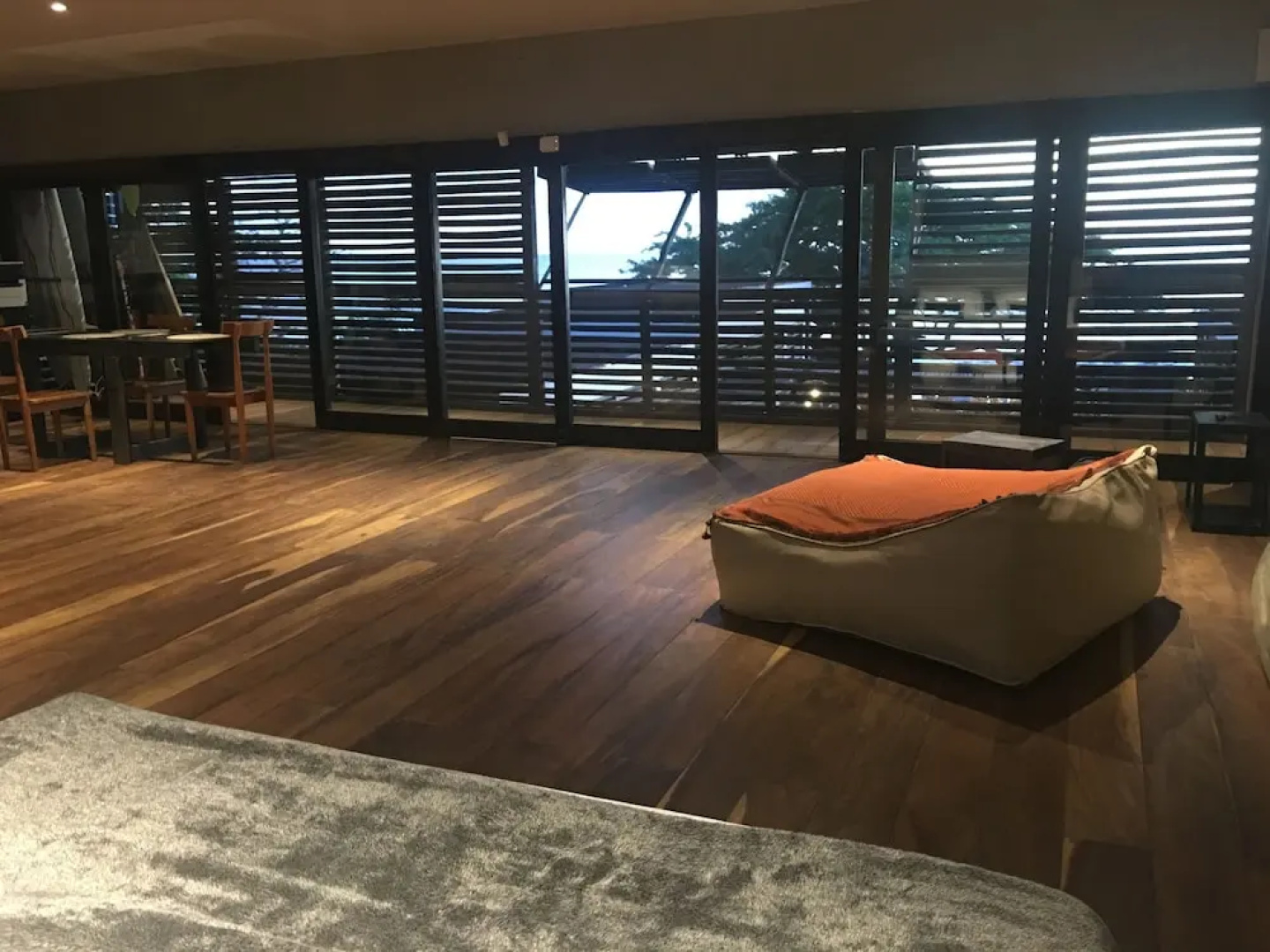 99 Surf Lodge