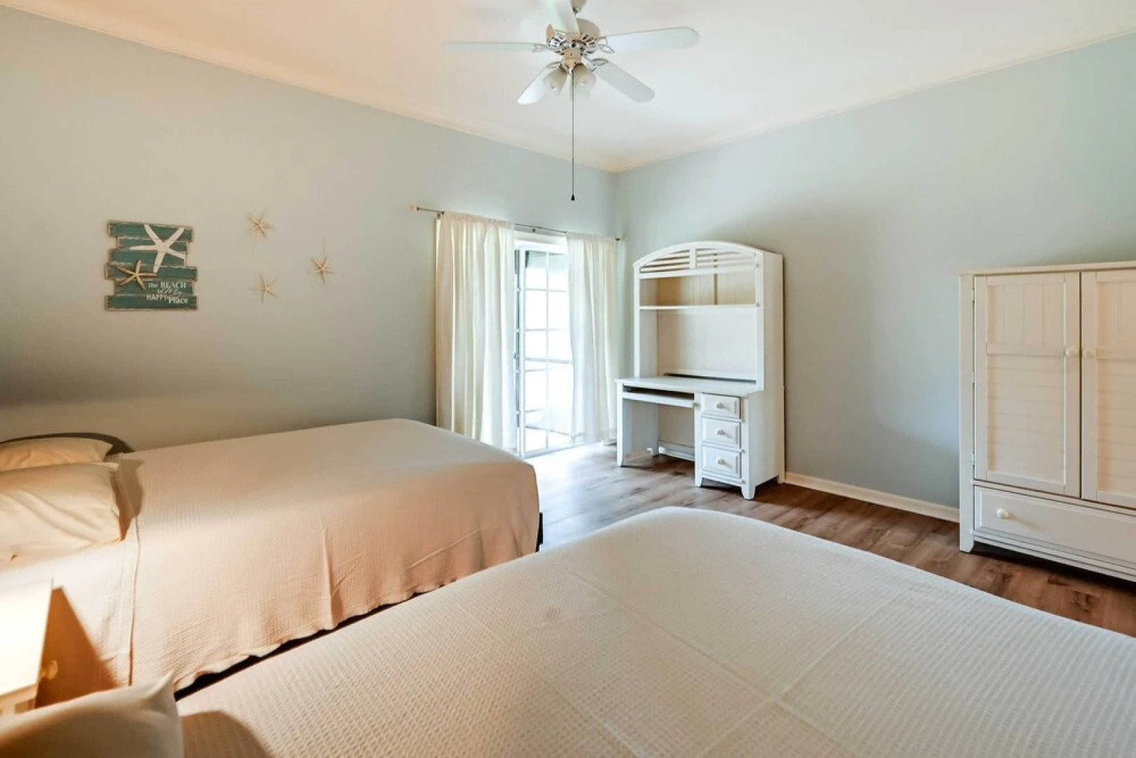 Bright Naples Vacation Rental: Close to Waterfront