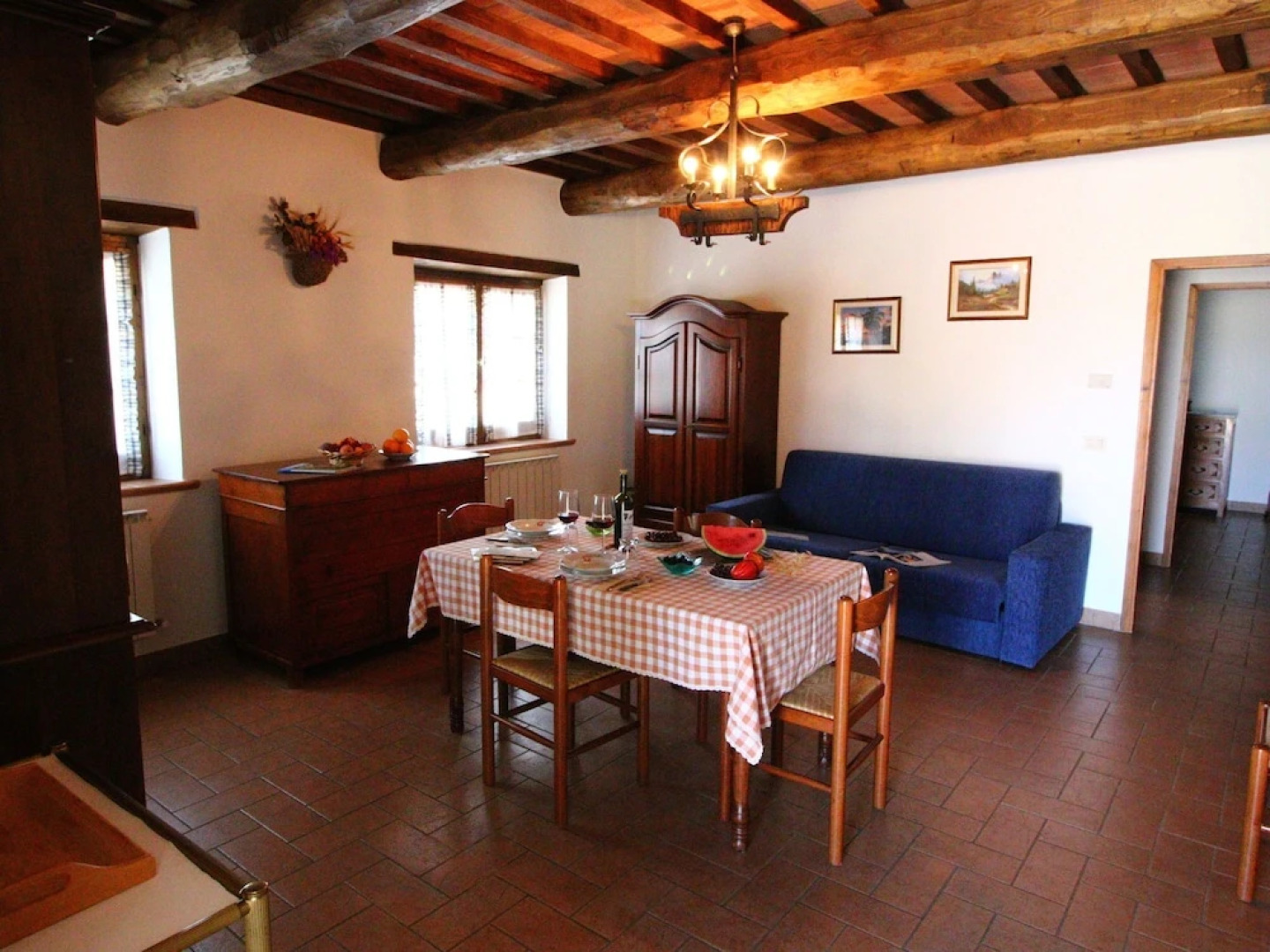 Farmhouse on a hill in the breathtaking Tuscan countryside