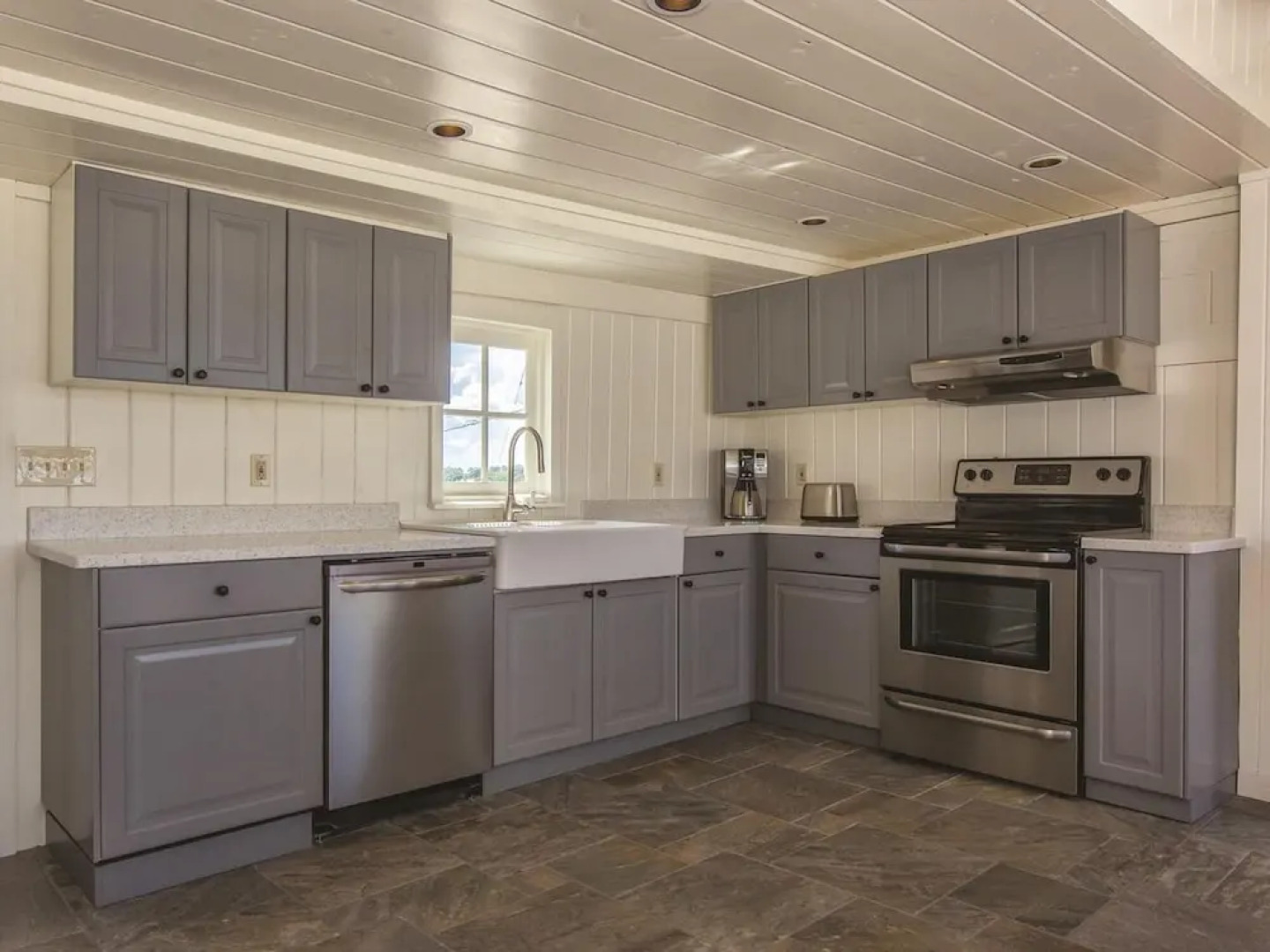 Aunt Pattie's Cottage by Youngs Suncoast