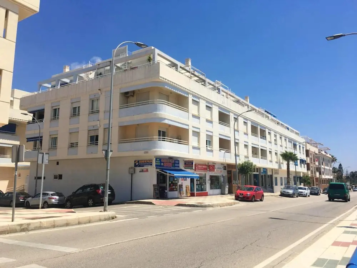 Apartment With one Bedroom in Torre de Benagalbón, With Wonderful sea View, Furnished Terrace and Wifi - Near the Beach