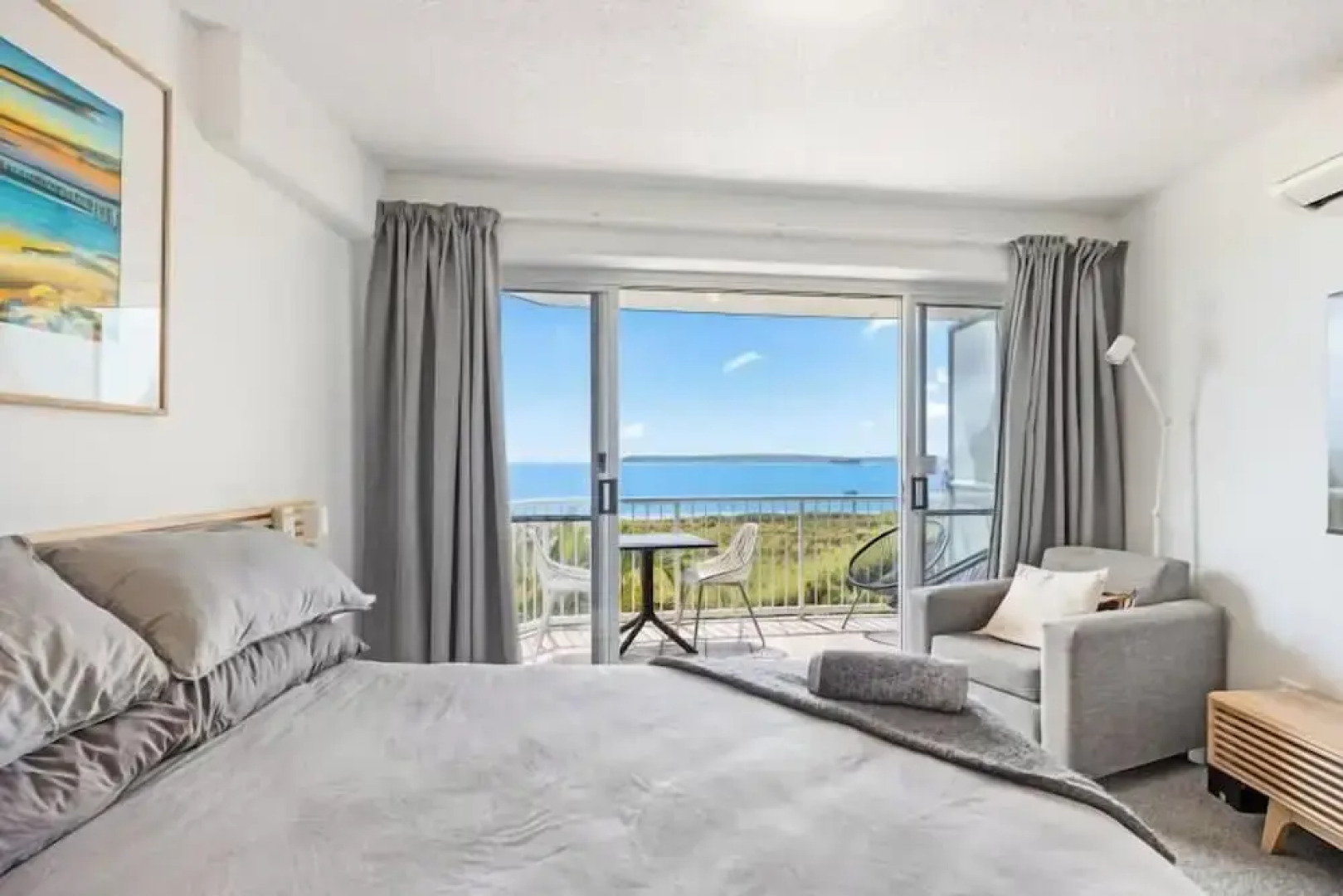 Wake to the Waves - Oceanfront Apartment