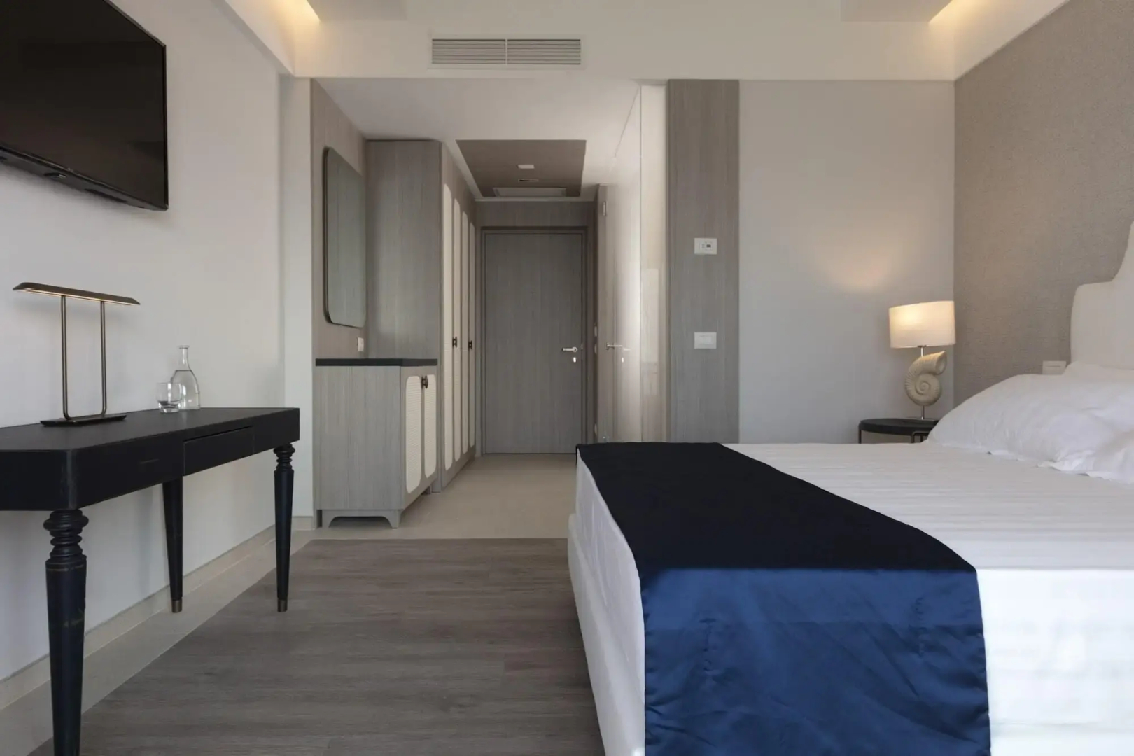 Summit Hotel