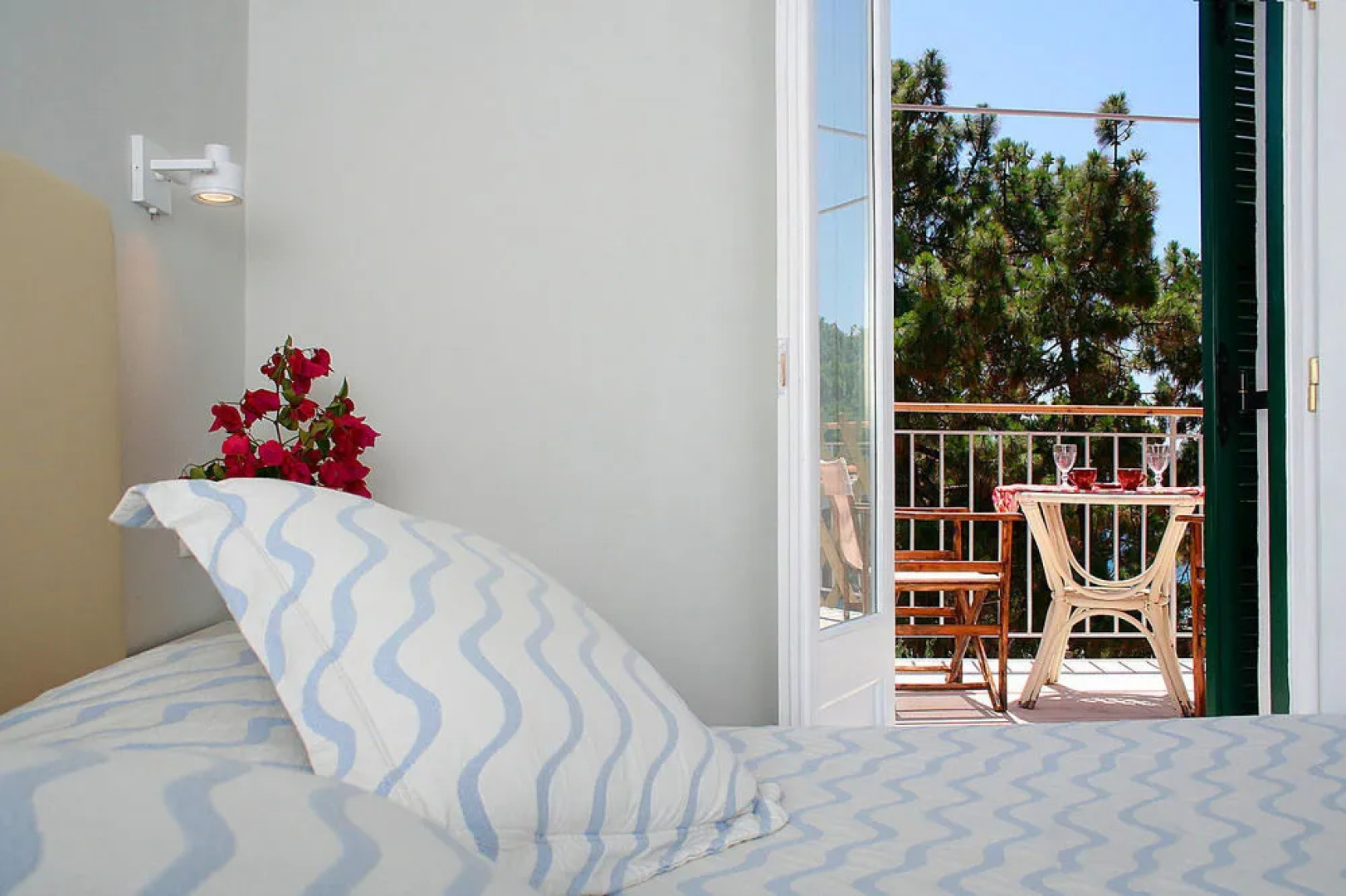 Zefiros Traditional Hotel