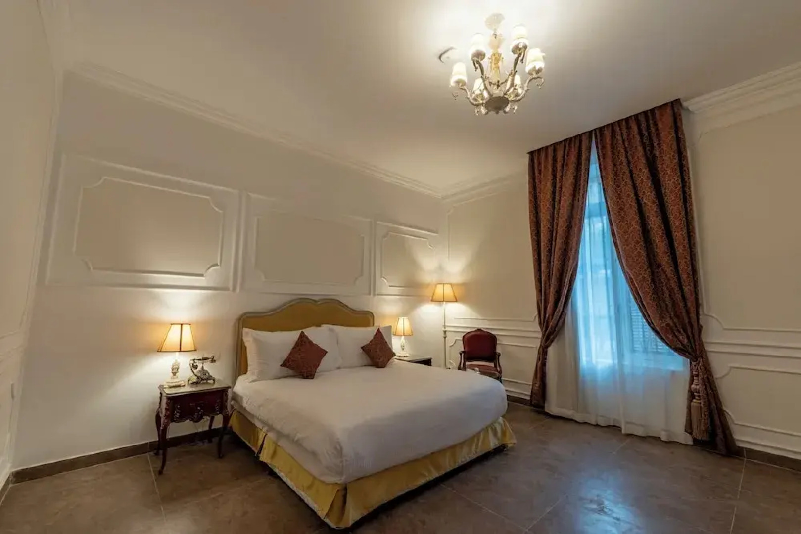 Maison Maxim De Lesseps