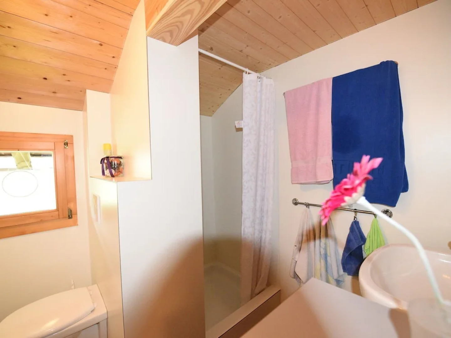 Beautifully Located House in the Midst of the Mountains With a Beautiful View