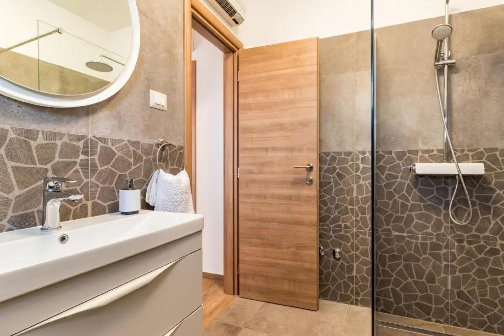 Charming villa Roma with private pool near Pula