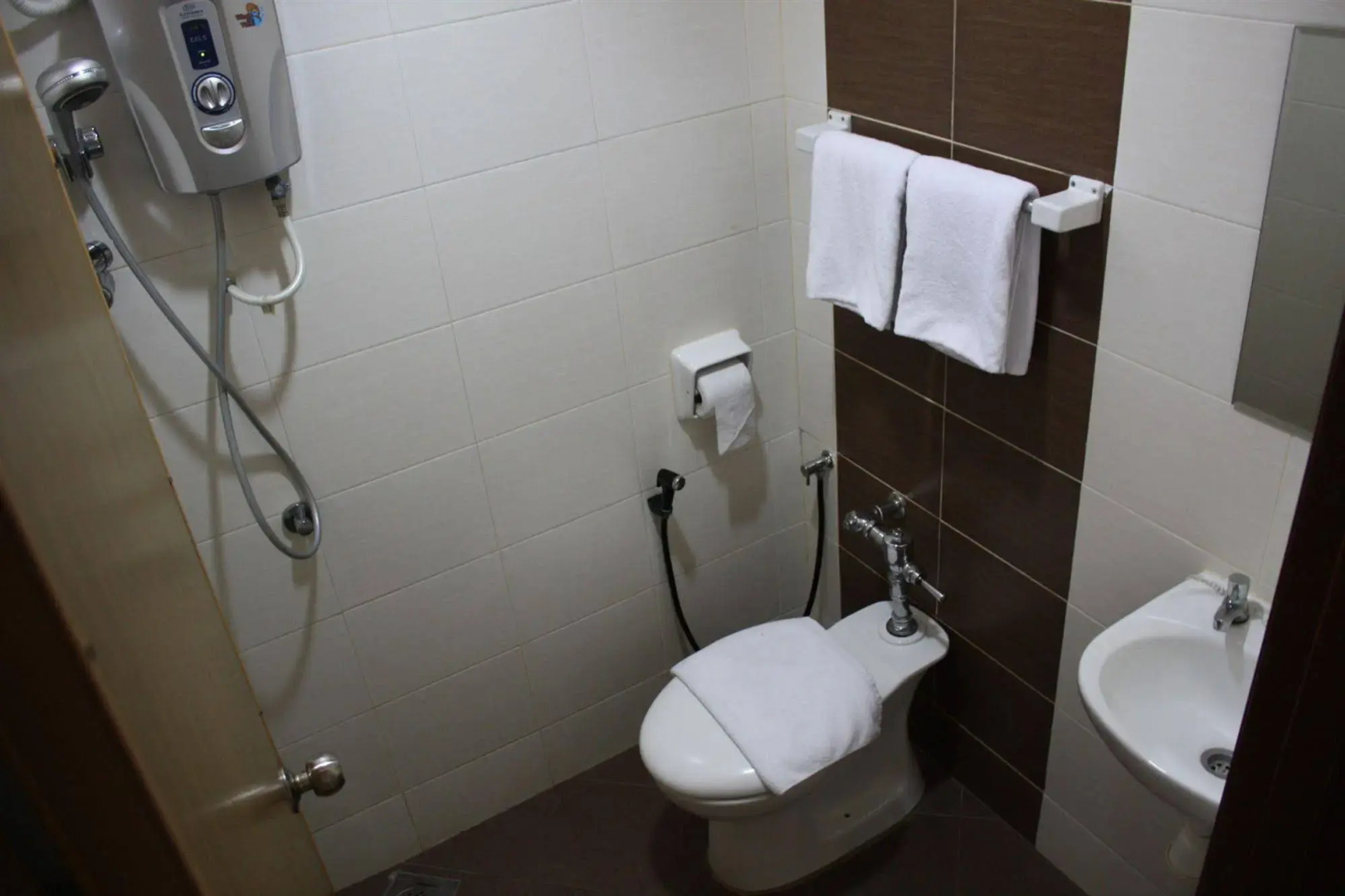 Dynasty Inn Wakaf Che Yeh