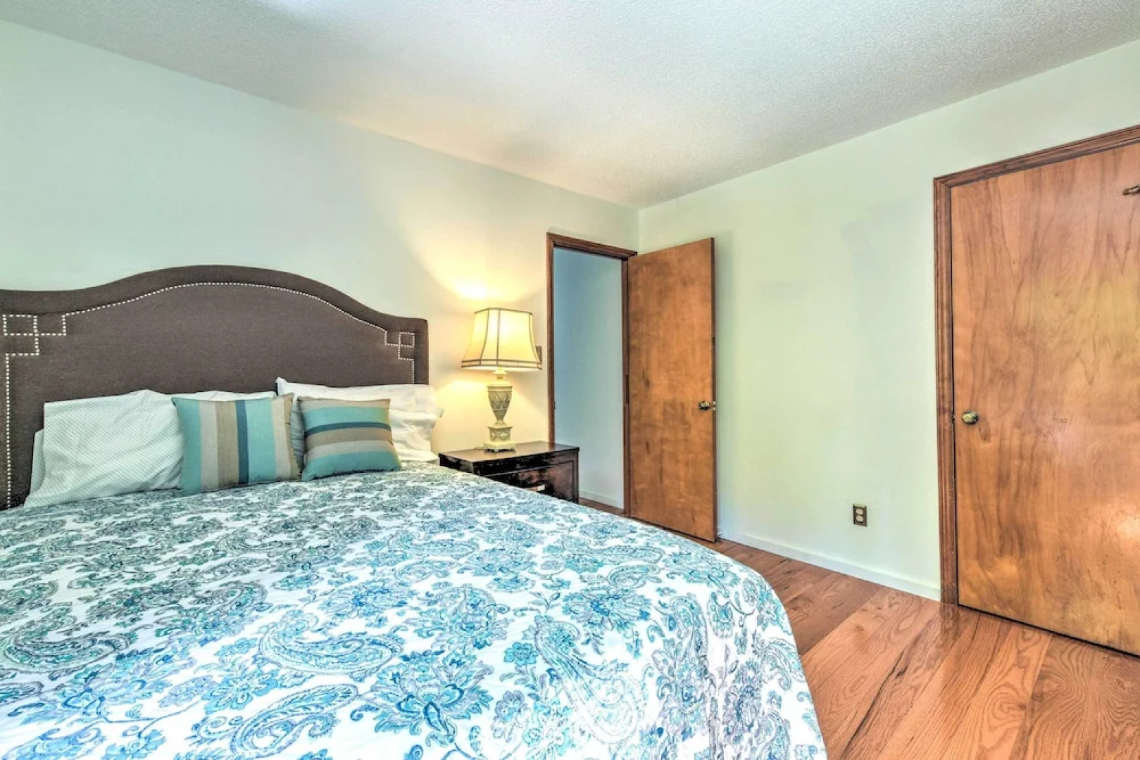 Quaint Lake Norman Home w/ Boat Dock + Grill!