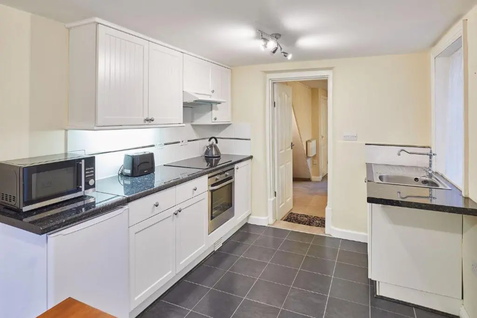 Host Stay Lavender Cottage