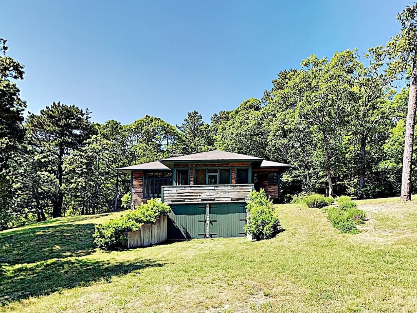 Cape Cod  On The Bay 3 Bedroom Home
