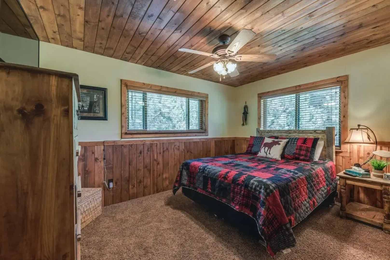 Well-appointed Alto Cabin w/ Fire Pit & Pool Table