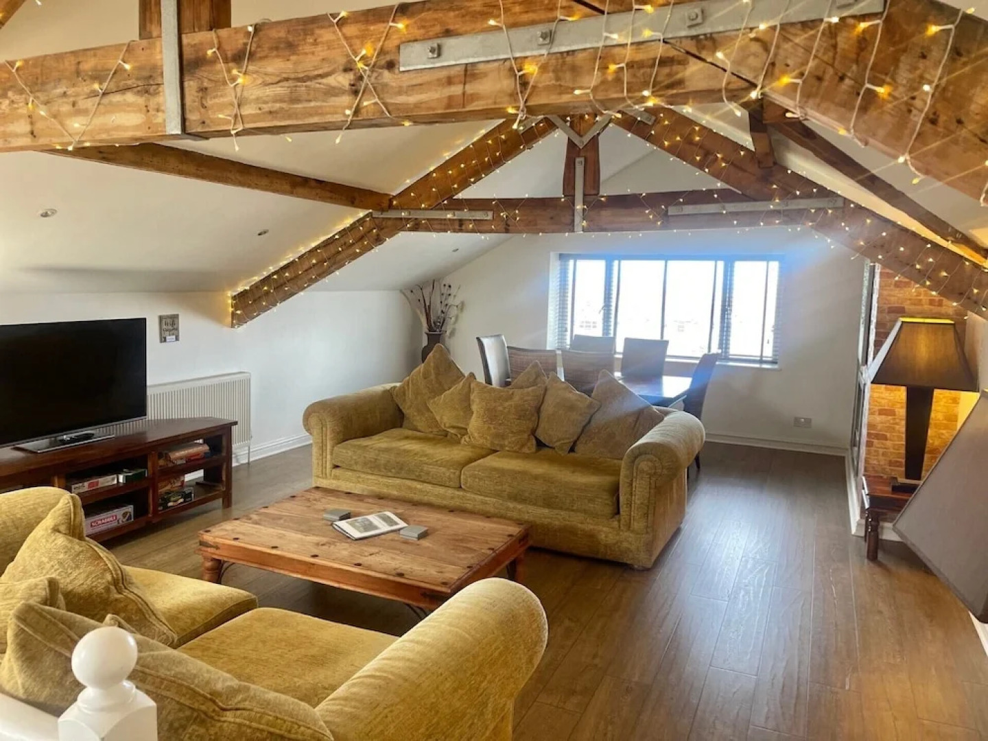 Beach House - Penthouse 3 Bed Apartment