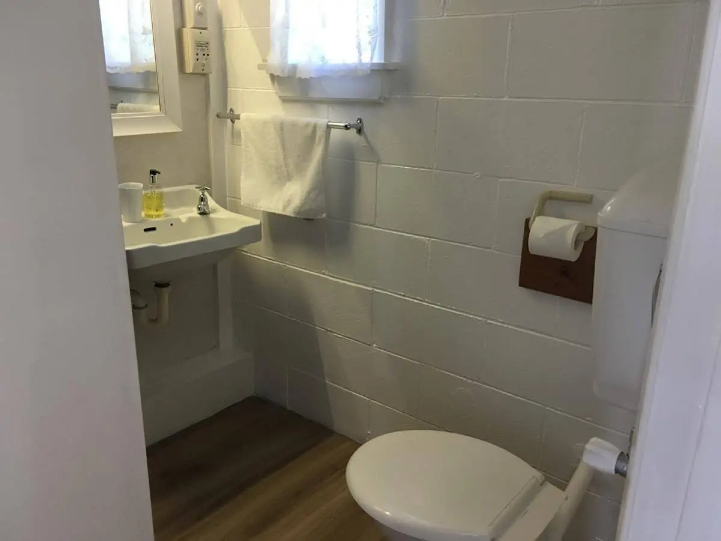 Burkes Pass Country Motel