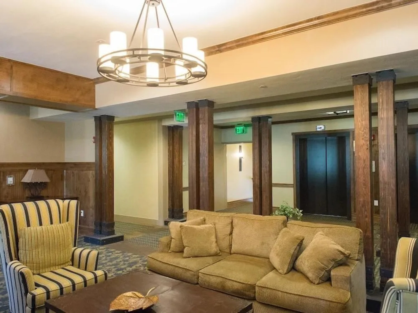 Contemporary Slopeside Condo