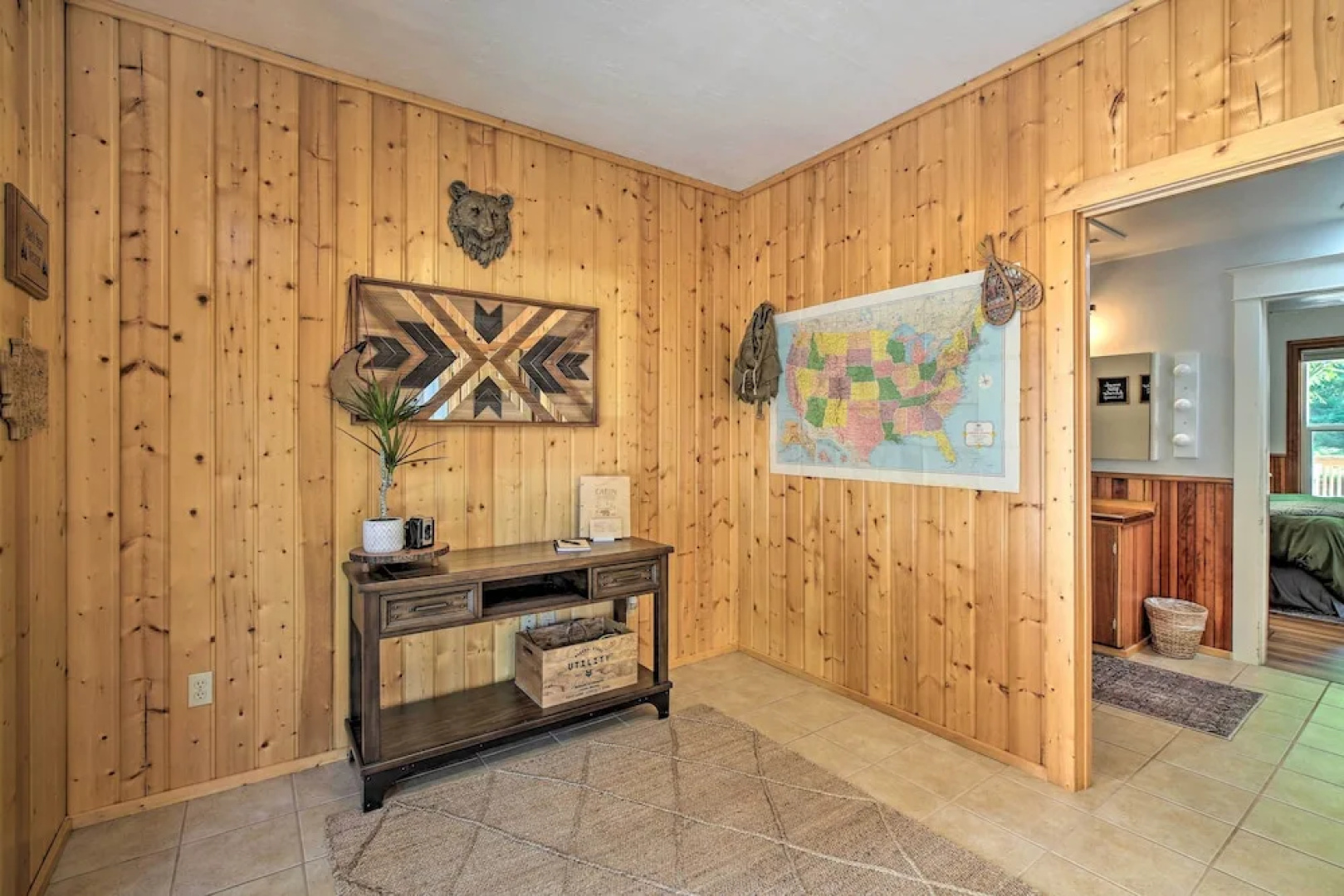 Cozy 'black Bear Retreat' by Mount Rainier!