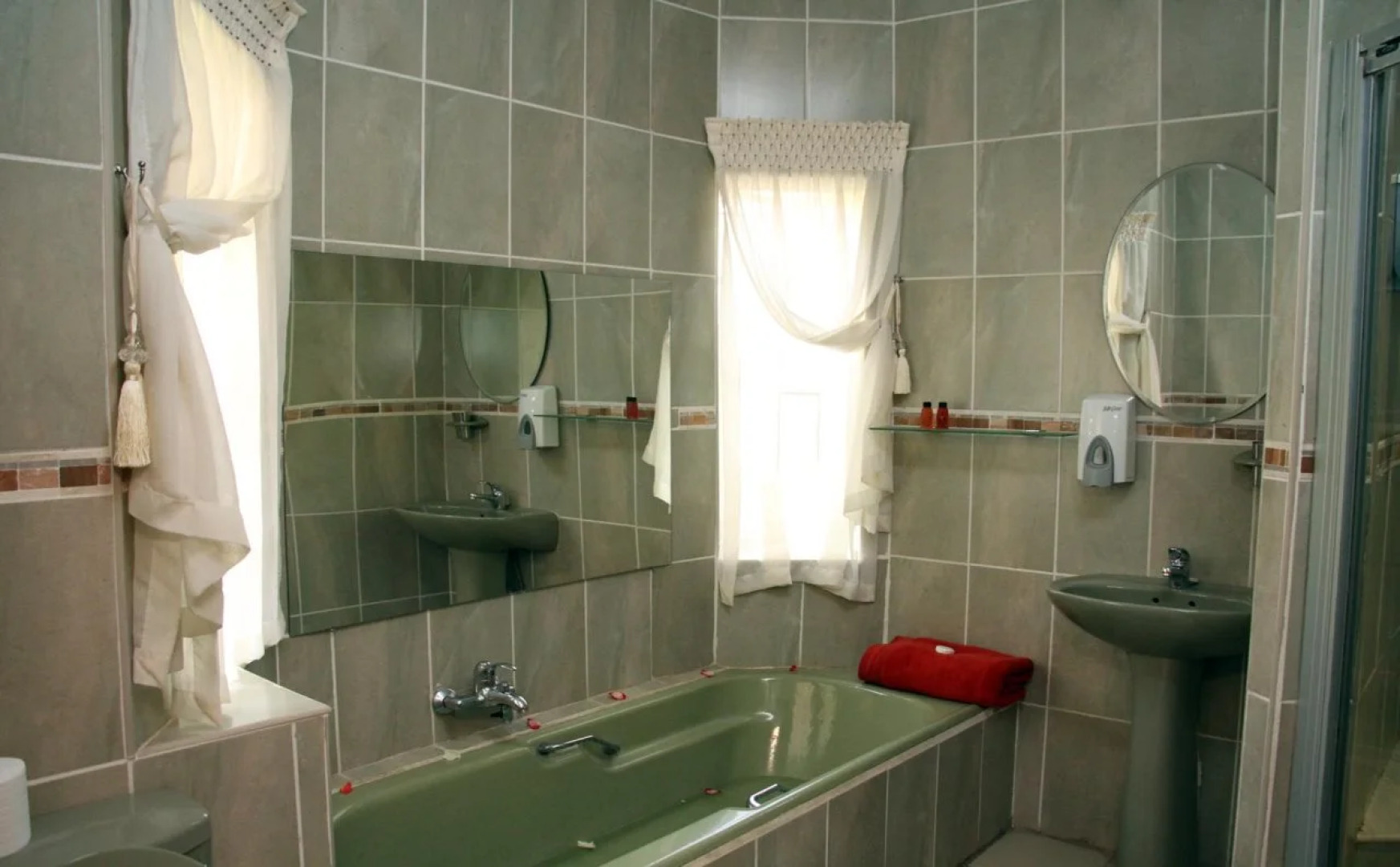 Sunset Ridge Guesthouse