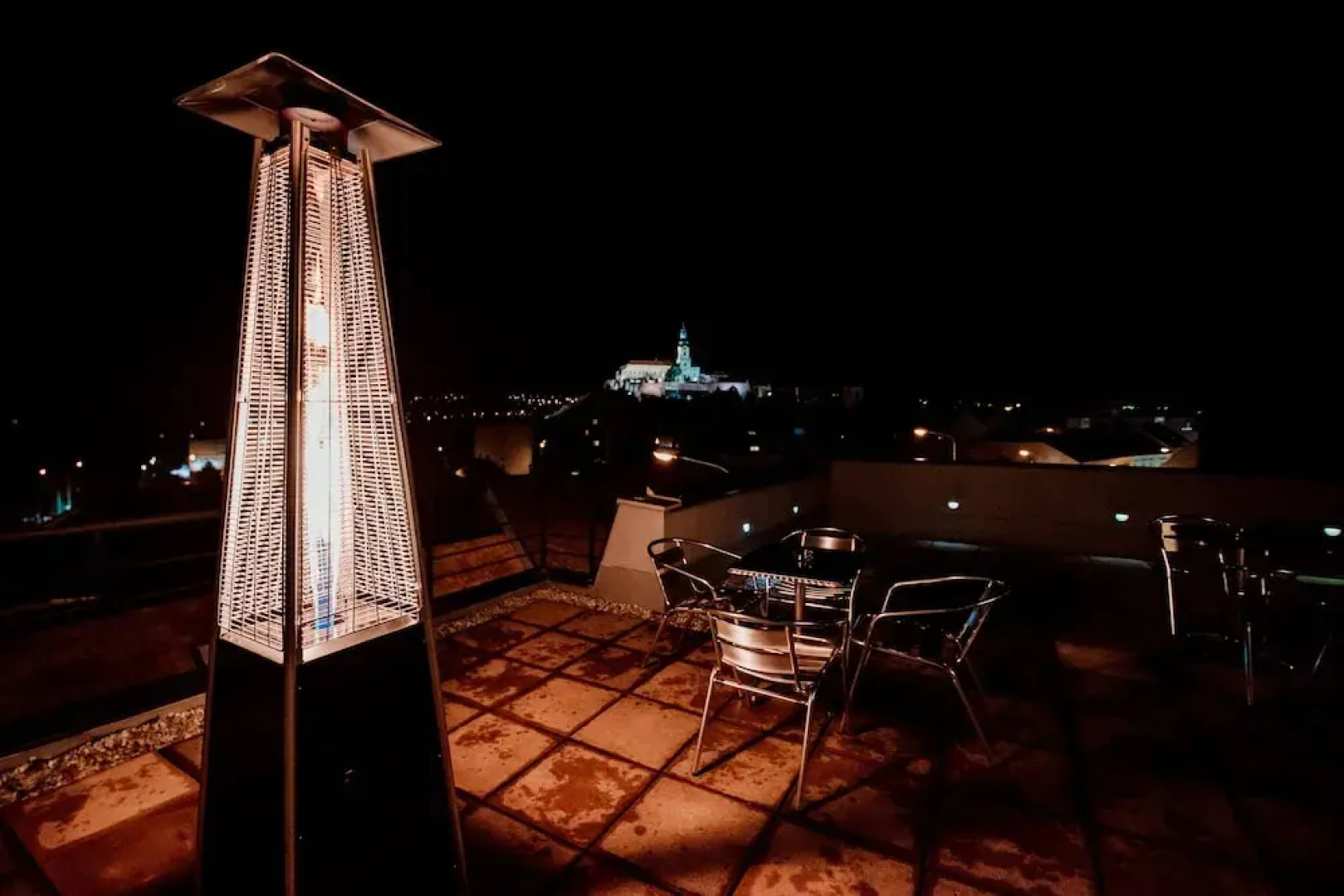 BOUTIQUE HOTEL11 with rooftop SPA