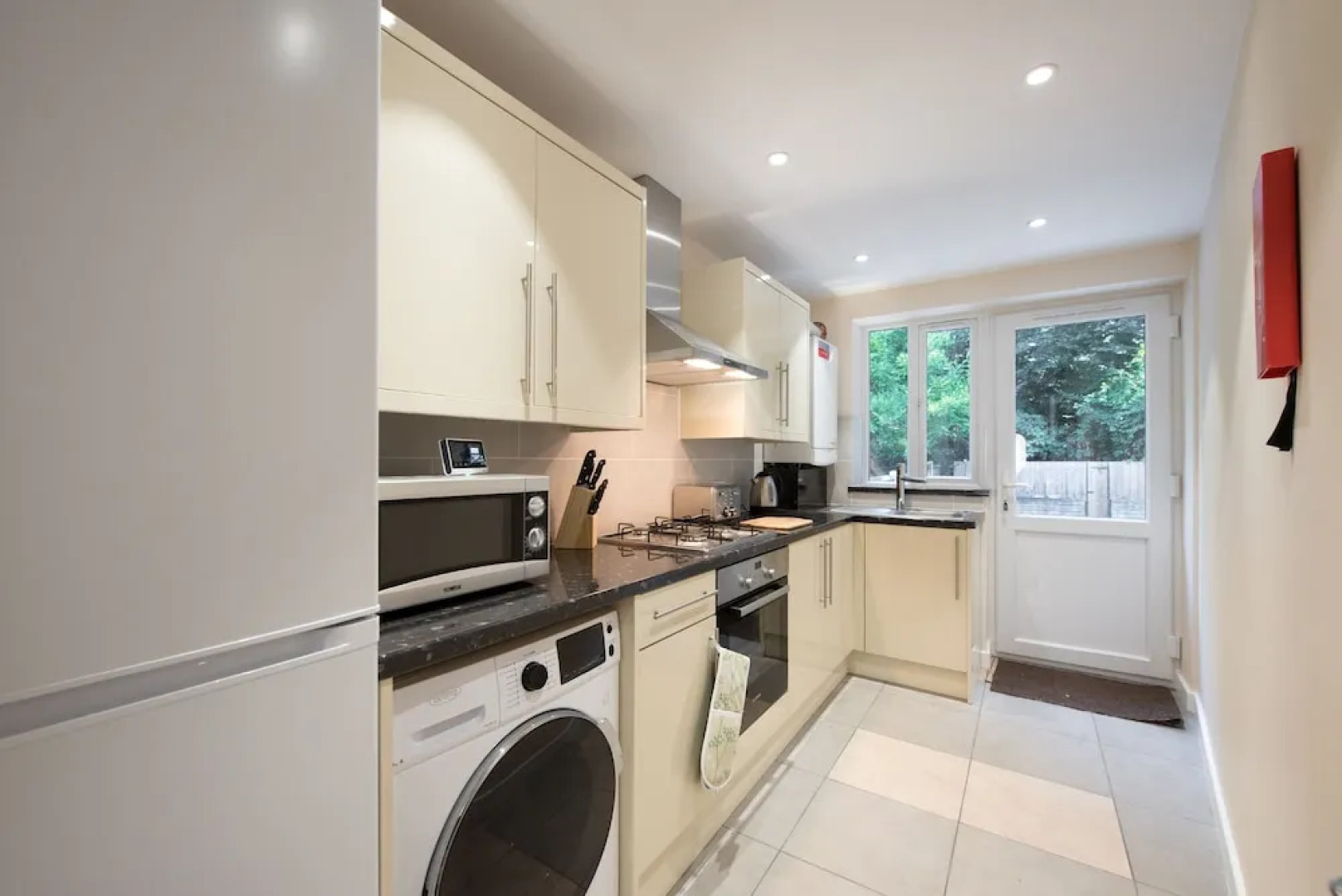 People Boxes Apartments - 18 Rookwood