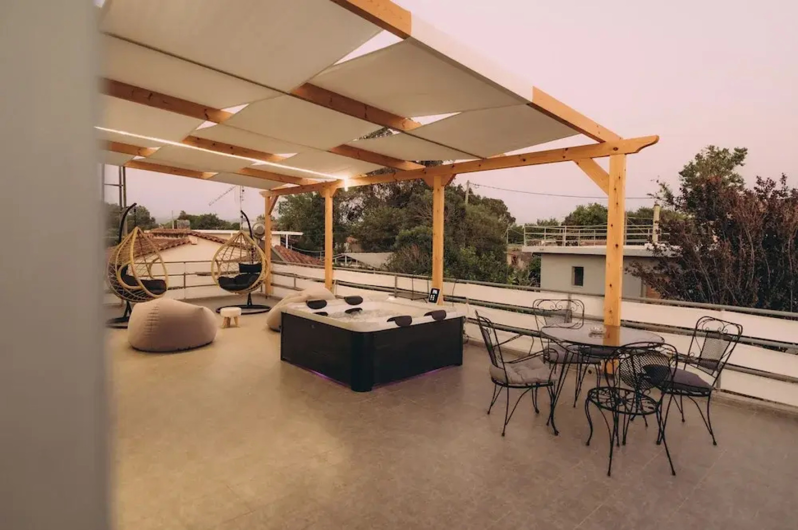 Sirens Luxury Apartments Palouki