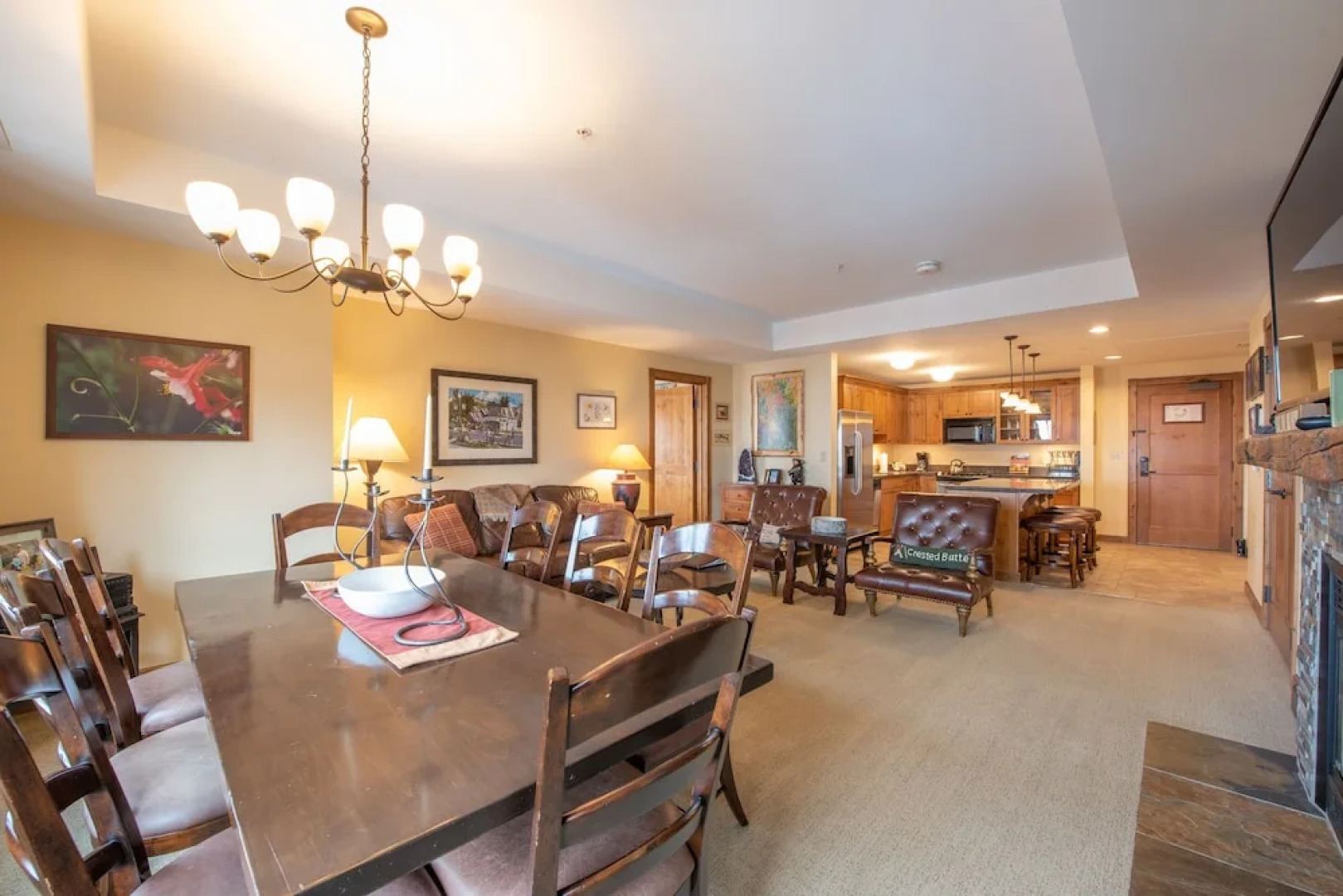 Large 3 Bedroom Bathroom In Mountaineer Square Condo - No Cleaning Fee! by RedAwning