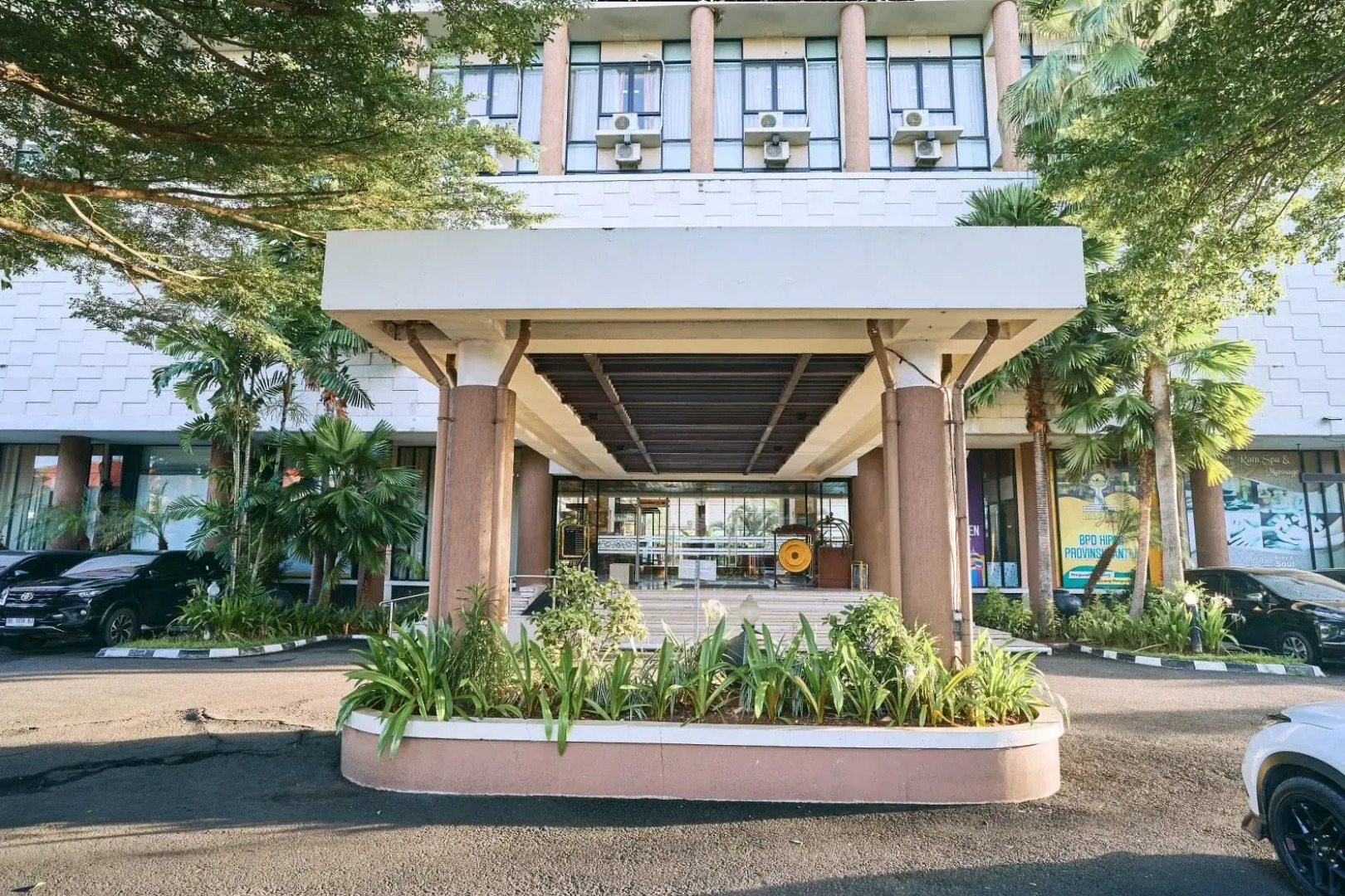 Horison Ultima Ratu Serang