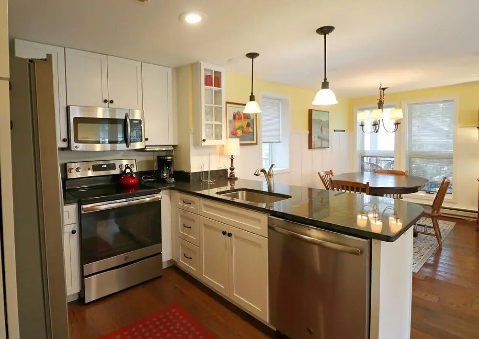 12 Morris 4 2 Bedroom Condo By Redawning