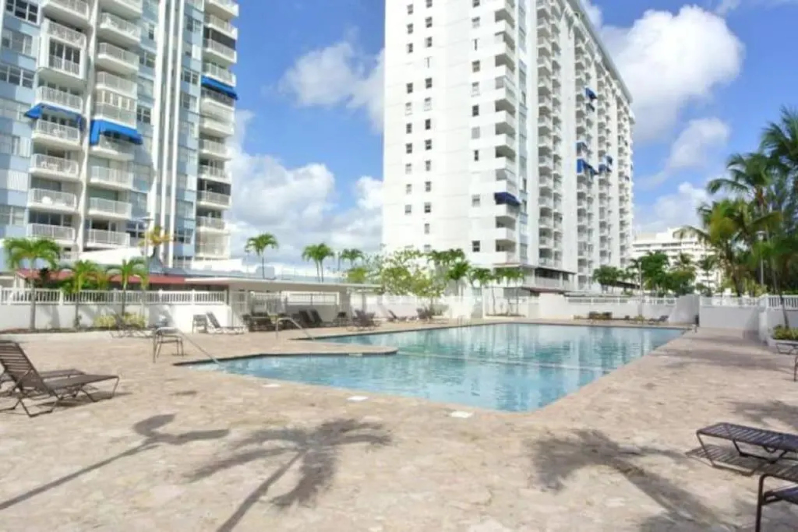 Beach Front Apt at Marbella del Caribe 3