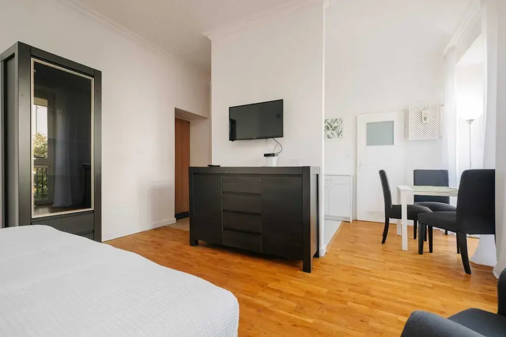 Plac Konstytucji Studio