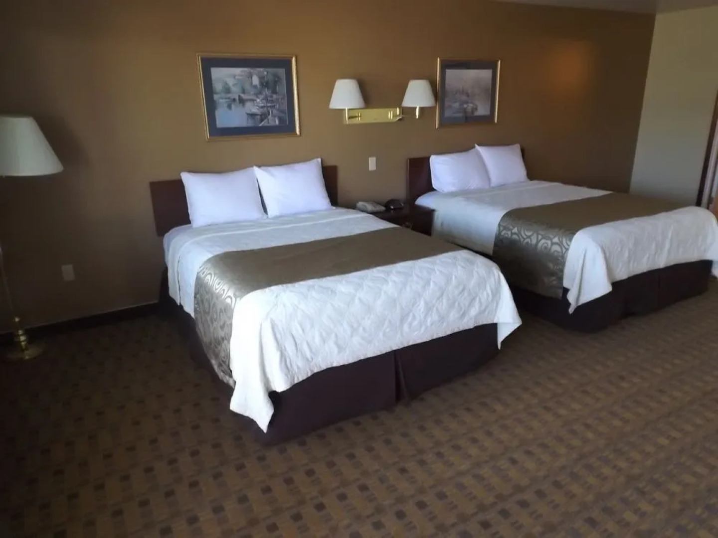 GuestHouse Inn & Suites Montesano