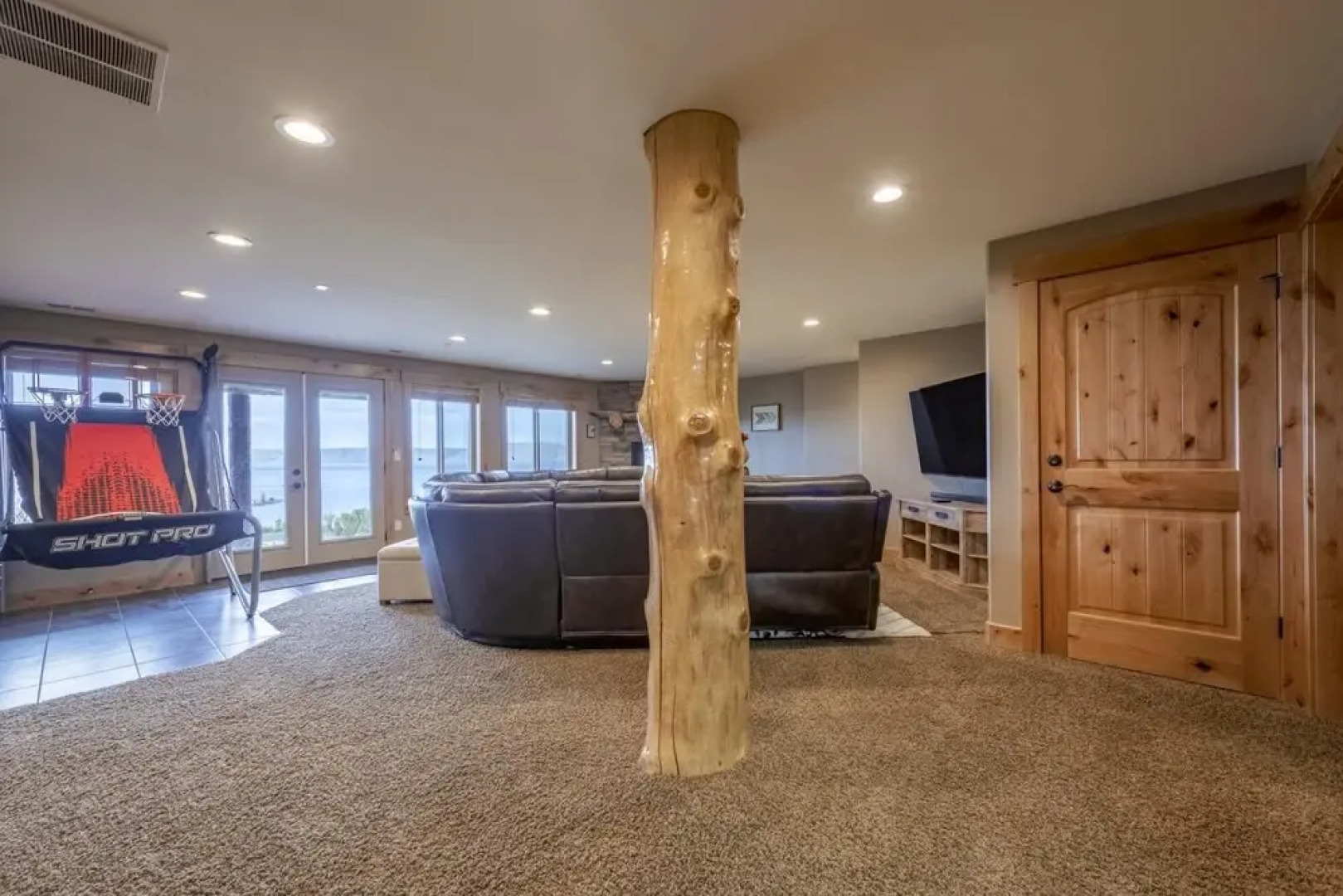 Harbor Lodge has Expansive Deck Views and Located Directly Across From the Marina!