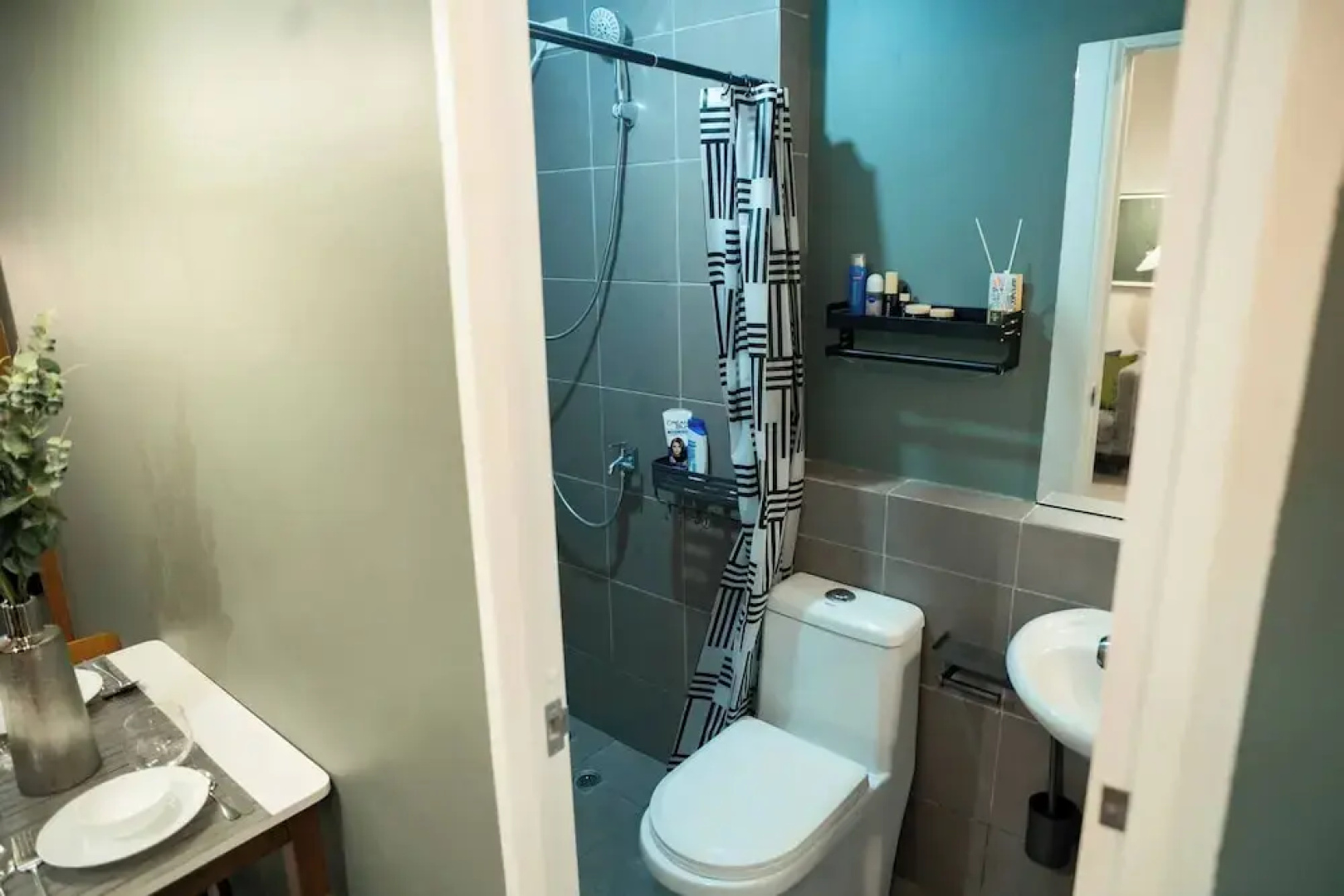 2-bedroom Elegant Condo With Sunrise & Mountain View