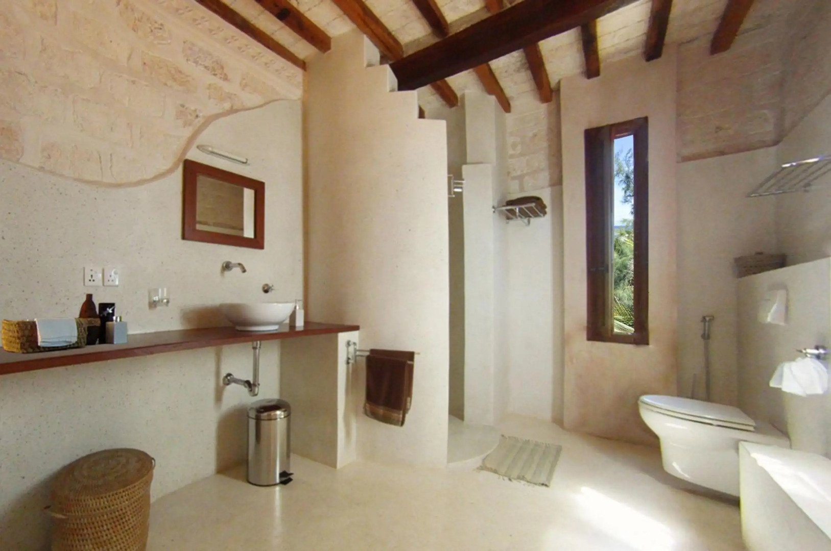 The Charming Lonno Lodge