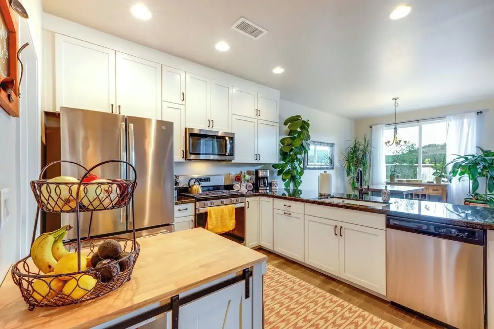 Flagstaff Home w/ Backyard Oasis: 38 Mi to Sedona!