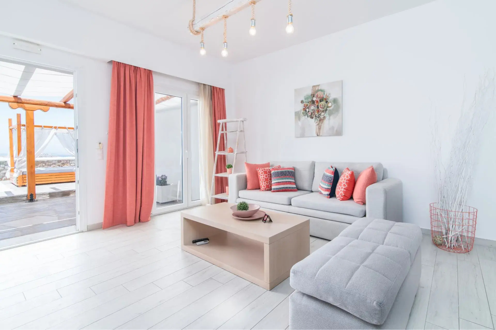 Evi Suites & Villas