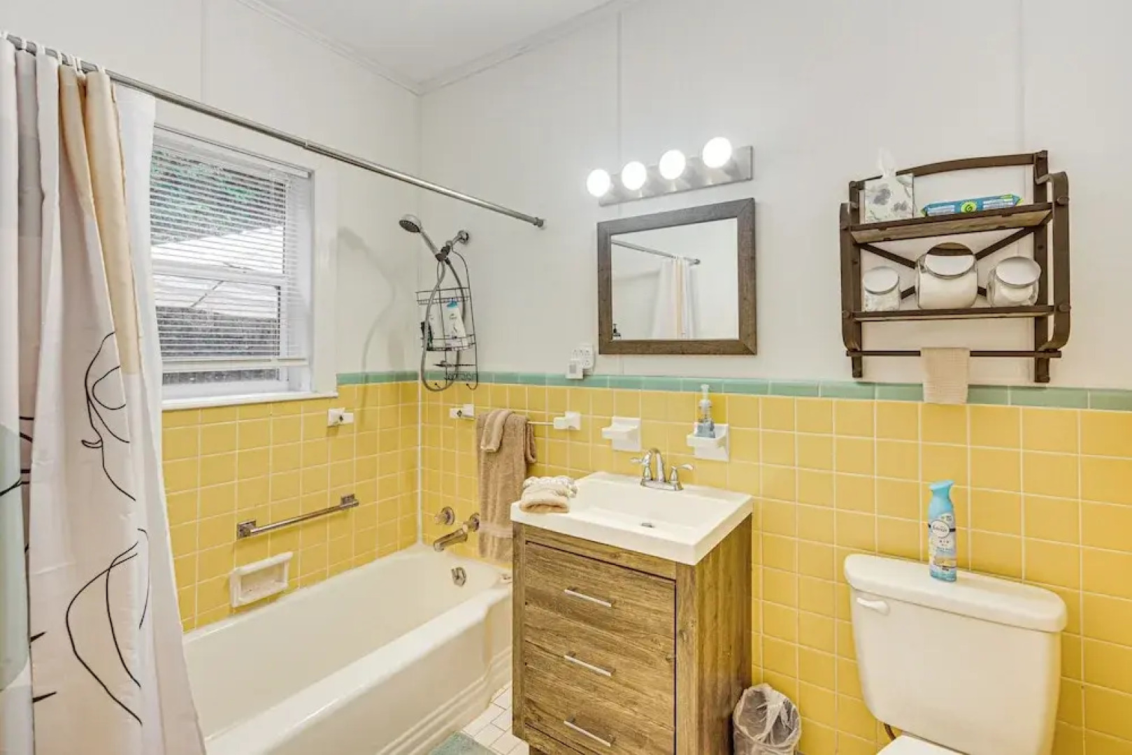 Lumberjack Hideaway Near Campus in Nacogdoches!