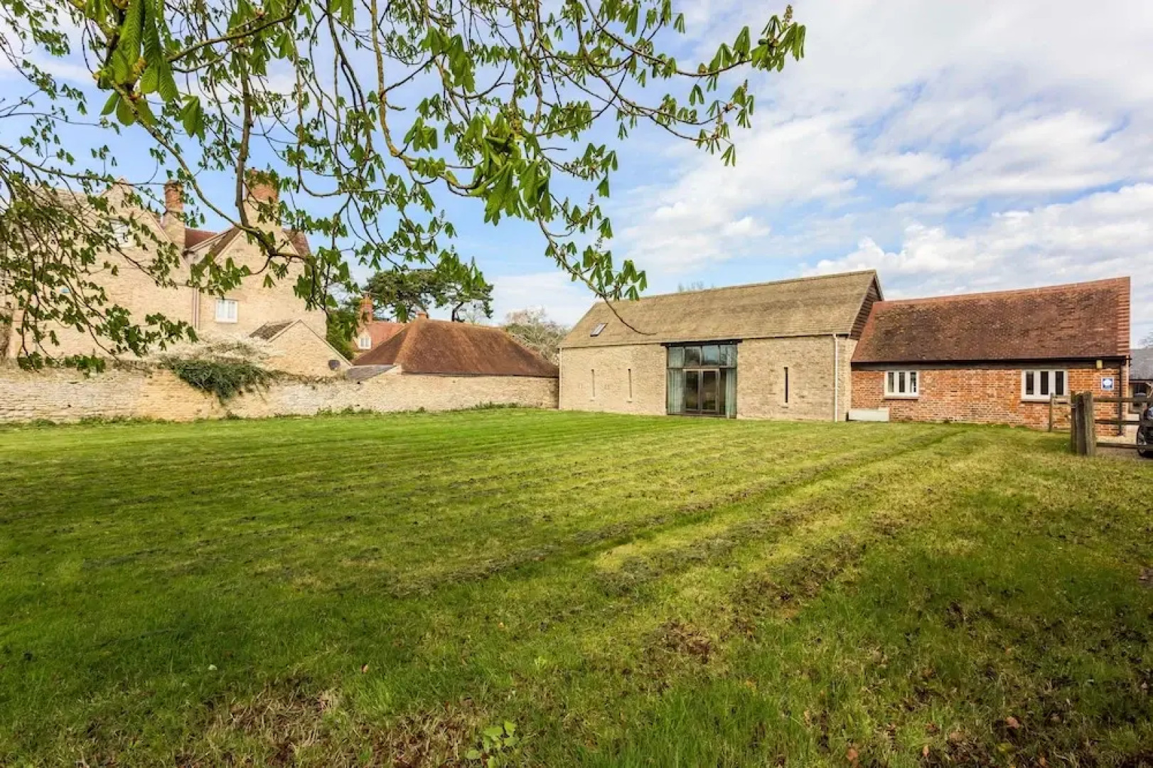 Vintage Barn Conversion near Faringdon