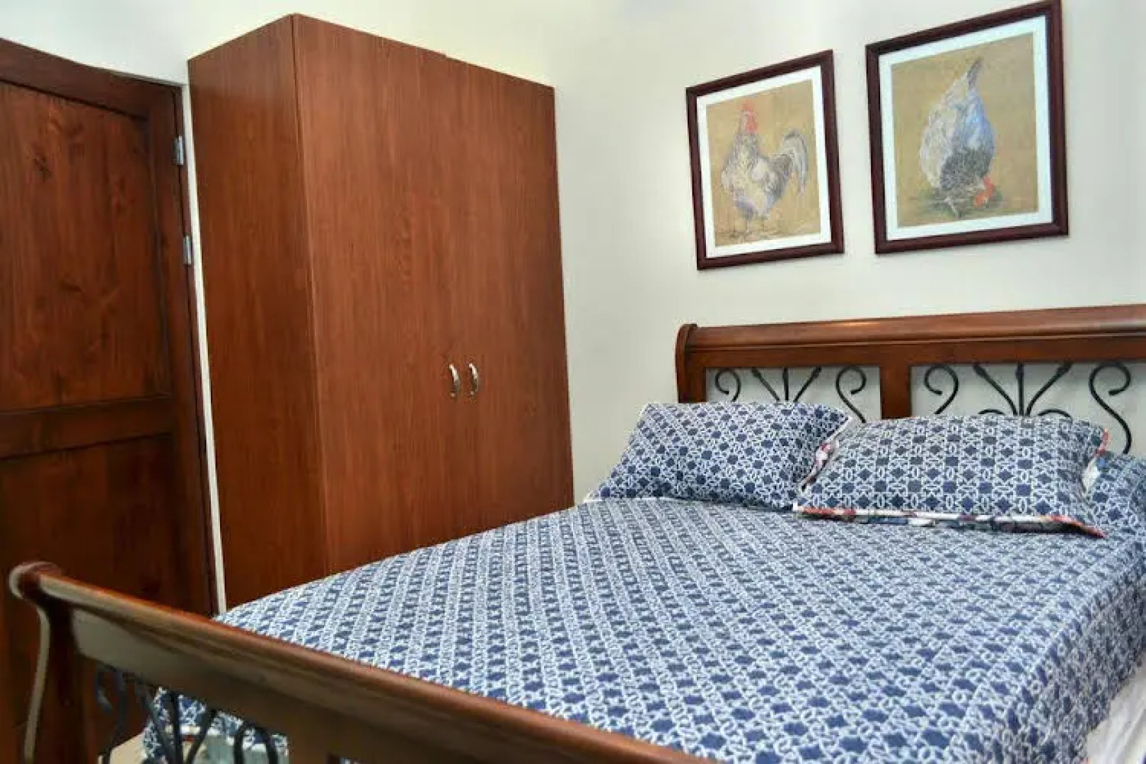 Private beach path, pool view- M03