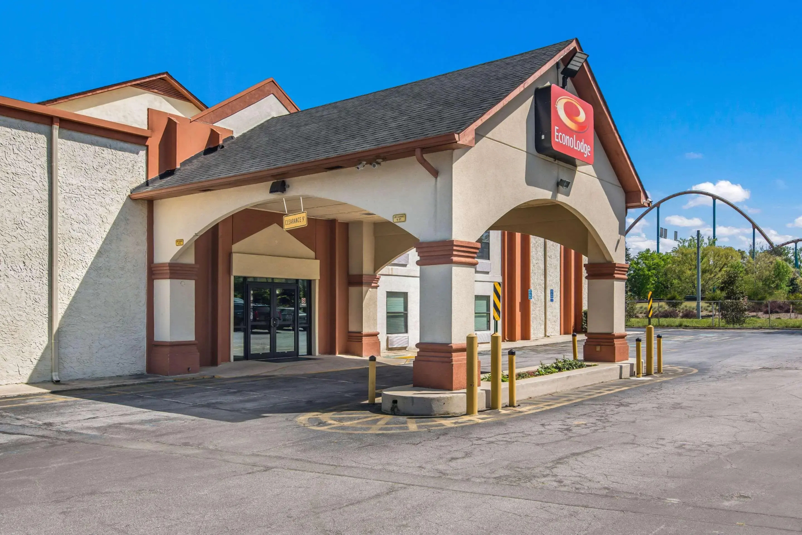Econo Lodge At Six Flags