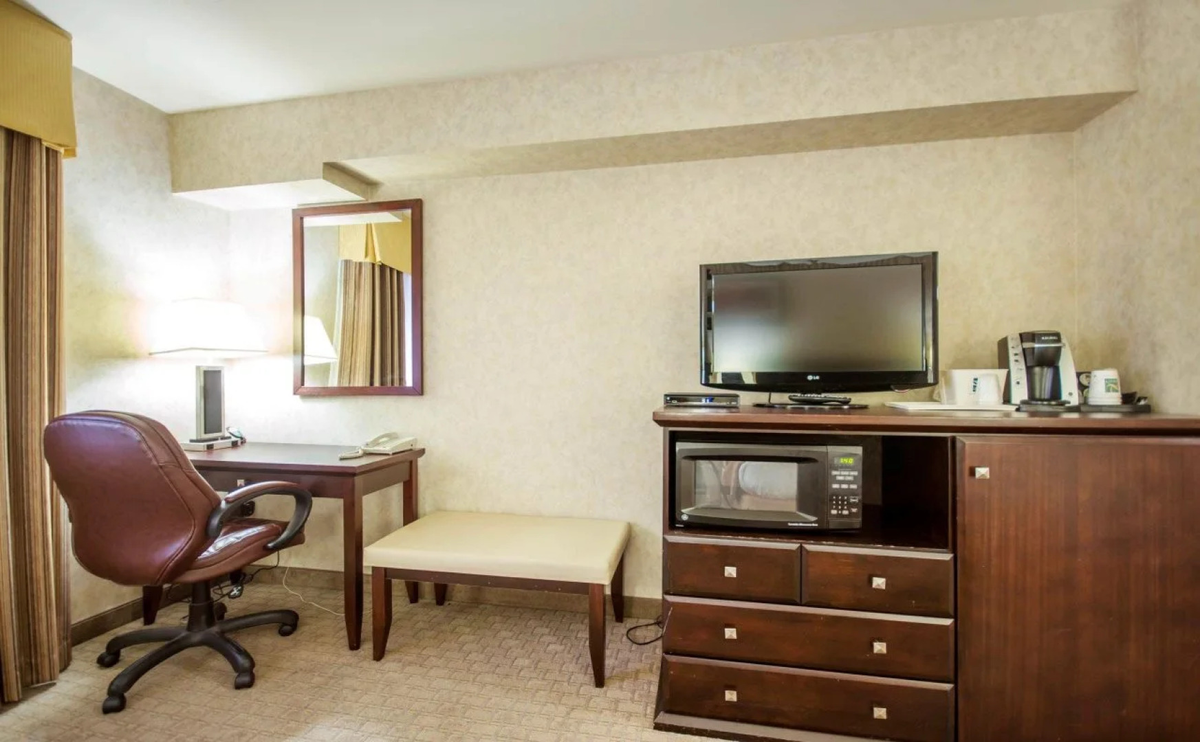 Quality Hotel & Suites Langley