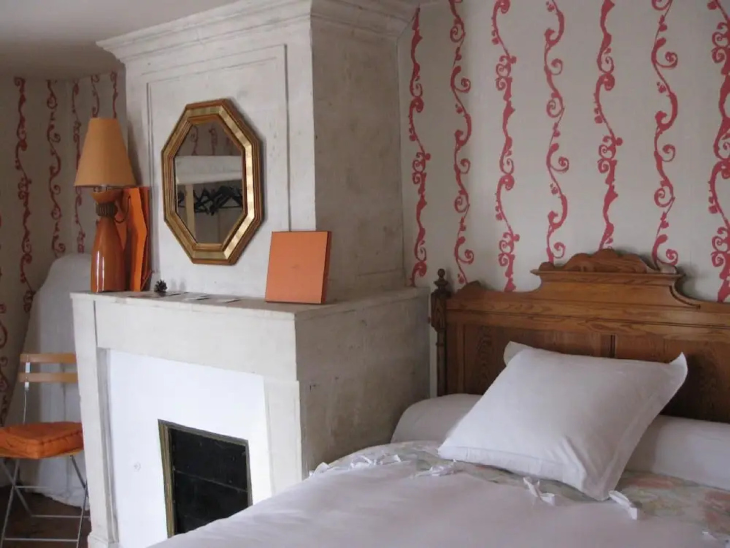 Chambres d'Hôtes Bleynie-Ruine de Rome